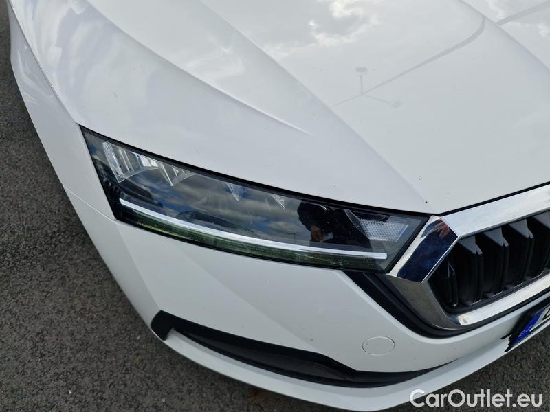  Skoda  Octavia  Combi (NX3)(2020) Oct.Combi 1.5TSI 110 Active #4