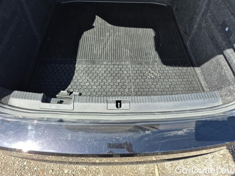  Skoda  Superb  (3V3)(2015) Supe.2.0TDI 147 L&K 4x4 Aut #14