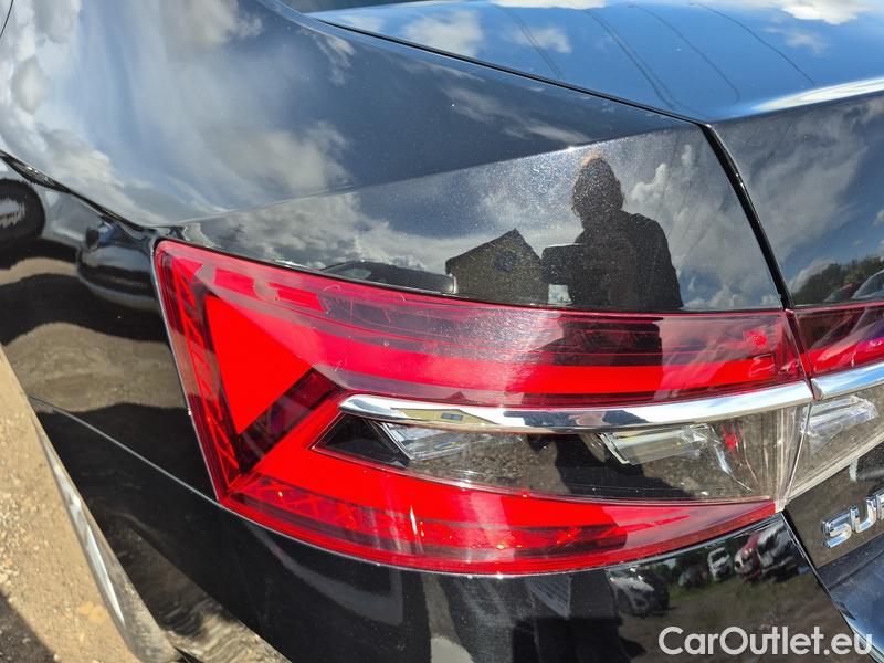  Skoda  Superb  (3V3)(2015) Supe.2.0TDI 147 L&K 4x4 Aut #13