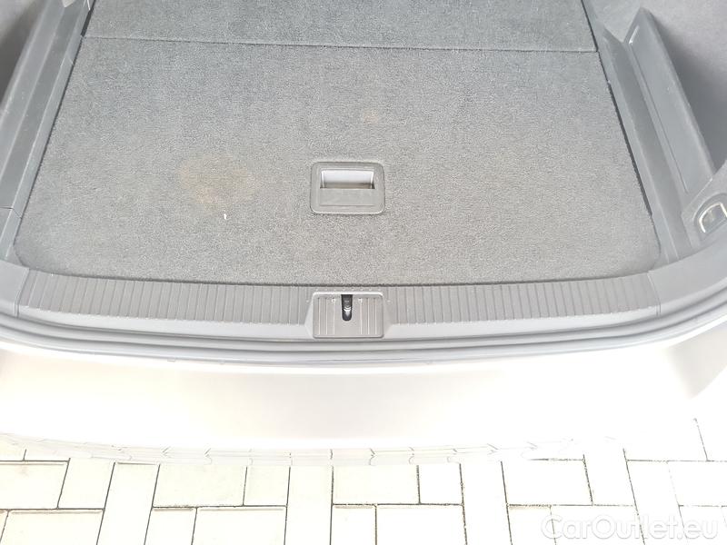  Volkswagen  Passat  Variant (CB5) (2019) Pas.Var.2.0TDI 110 Elegance AT #17