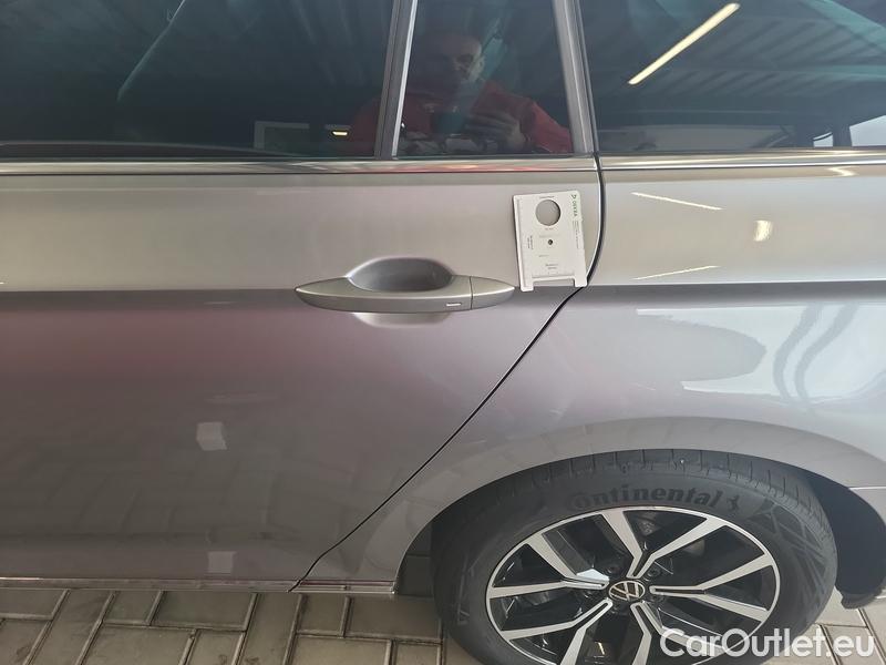  Volkswagen  Passat  Variant (CB5) (2019) Pas.Var.2.0TDI 110 Elegance AT #12