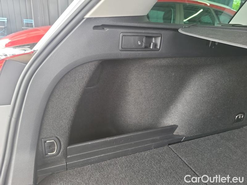 Volkswagen  Passat  Variant (CB5) (2019) Pas.Var.2.0TDI 110 Elegance AT #18