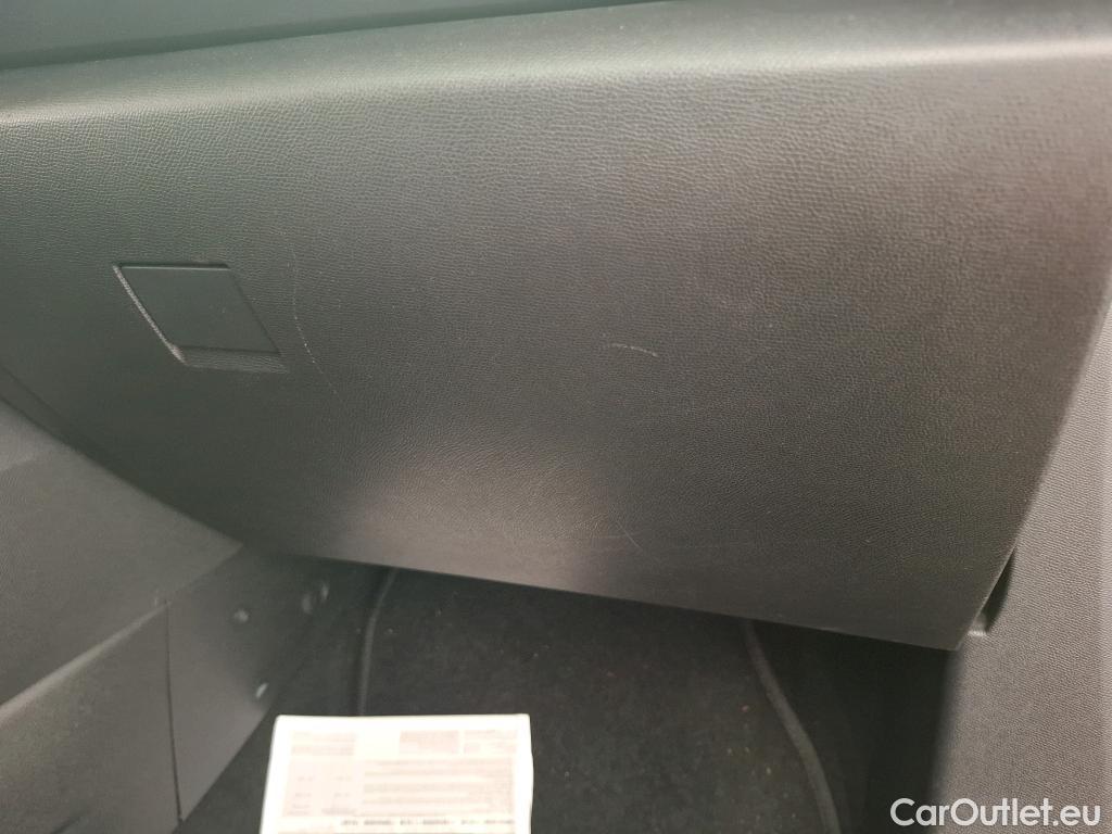  Citroen  C4  Berline Feel 1.2 PureTech 100CV BVM6 6E #8