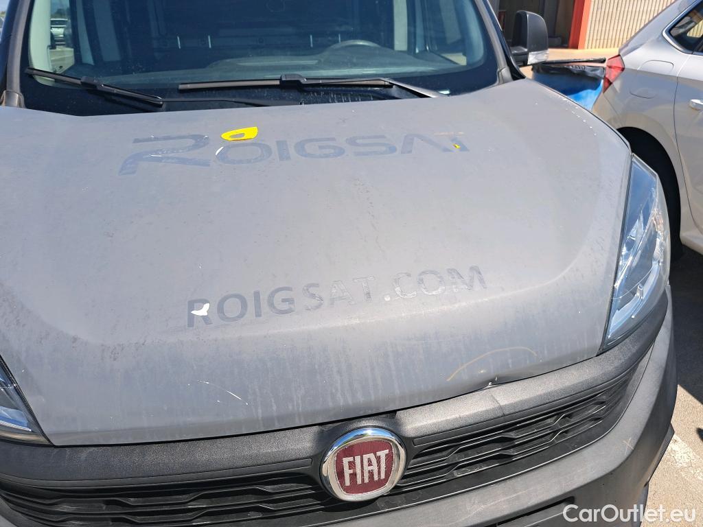  Fiat  Doblo FIAT Doblò Cargo/2015/3P/furgón derivado de turismo Cargo Base Plus 1.3 Mjet 59kW (80CV) #23
