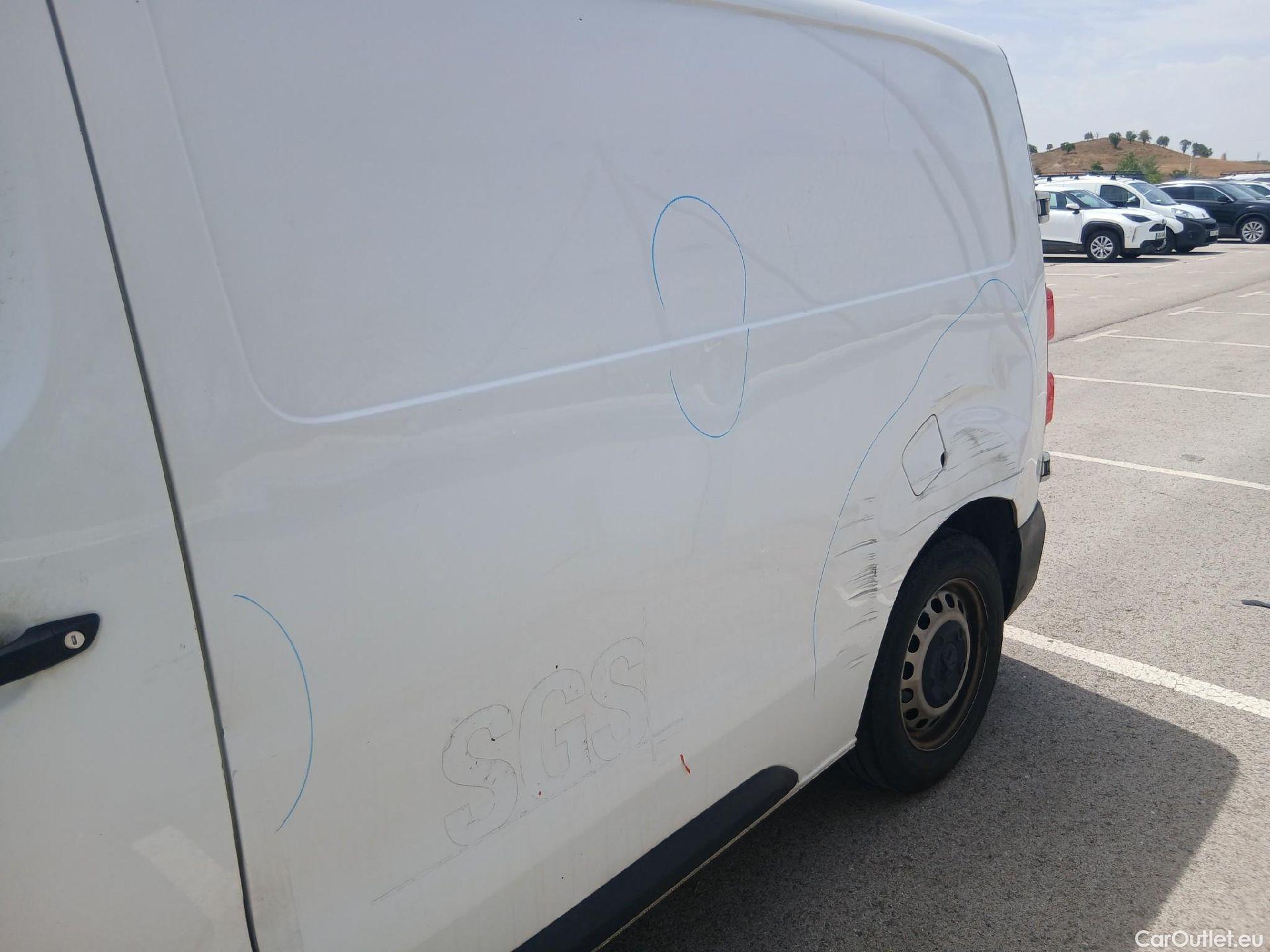  Peugeot  Expert PEUGEOT  / 2016 / 4P / furgón Furgón Premium 1.5 BlueHDi 120 Standard #17