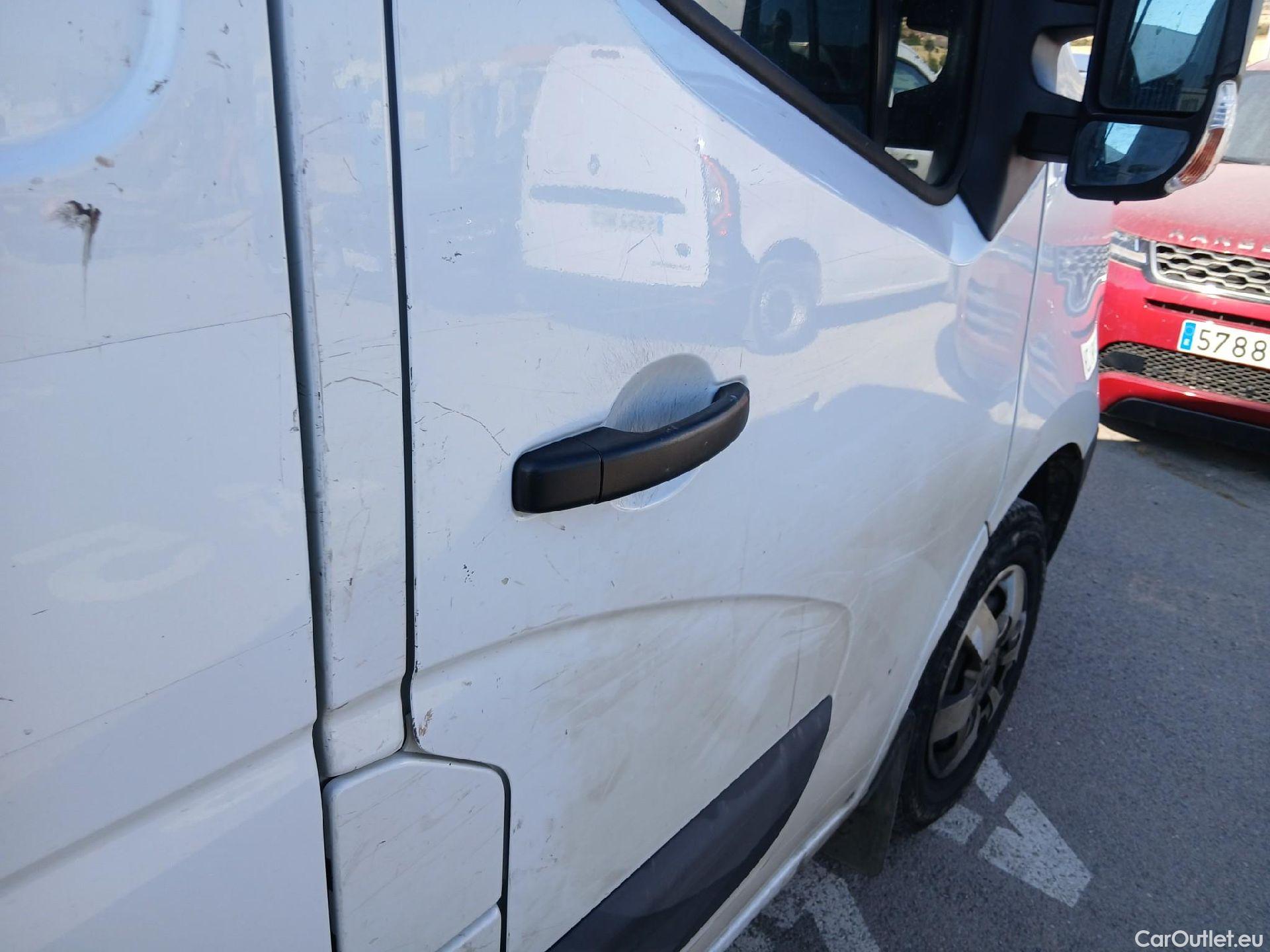 Nissan  NV400 NISSAN  / 2011 / 4P / furgón L2H2 3,5T 2.3dCi EU6 96kW FWD BASIC #28