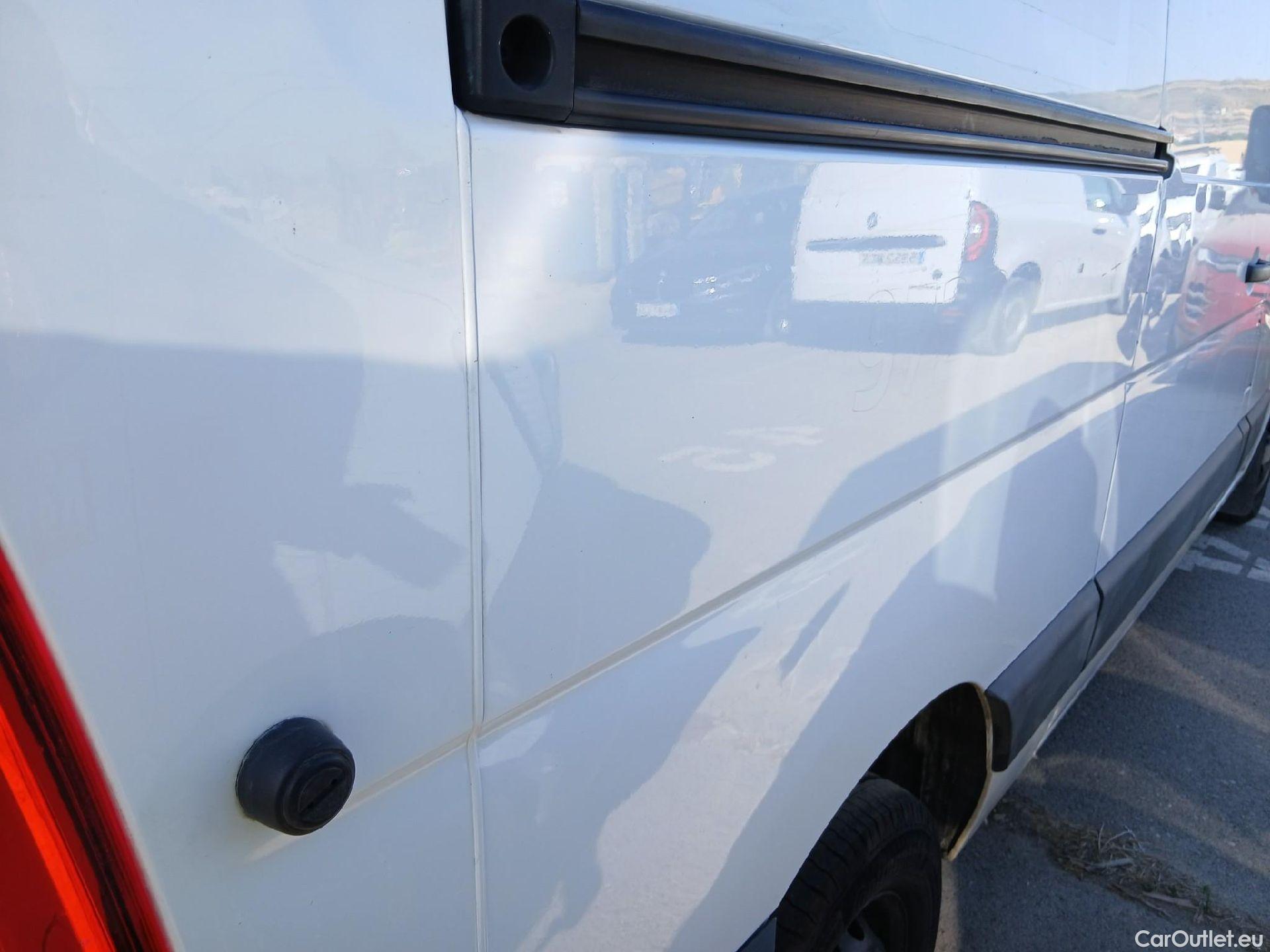  Nissan  NV400 NISSAN  / 2011 / 4P / furgón L2H2 3,5T 2.3dCi EU6 96kW FWD BASIC #22