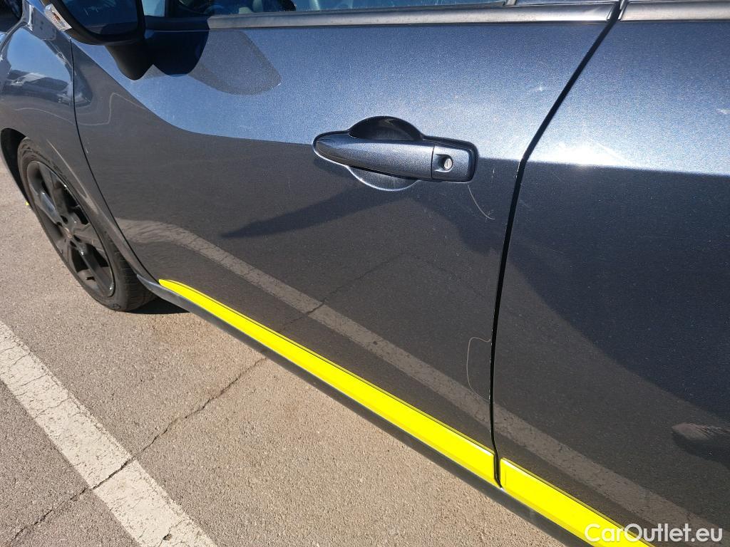  Nissan  Micra NISSAN  / 2017 / 5P / berlina con portón IG-T 68 kW (92 CV) E6D-F CVT Kiiro(SP) #11