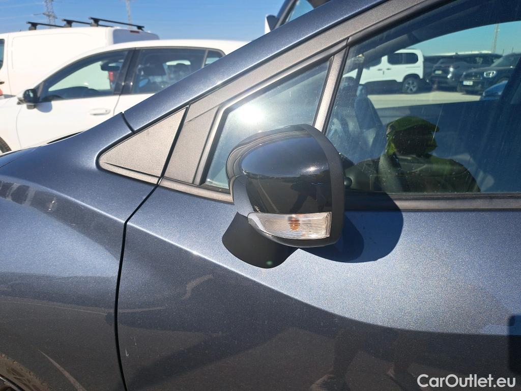  Nissan  Micra NISSAN  / 2017 / 5P / berlina con portón IG-T 68 kW (92 CV) E6D-F CVT Kiiro(SP) #40