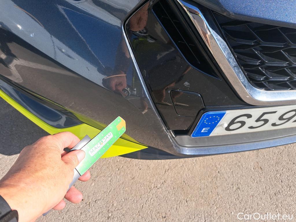  Nissan  Micra NISSAN  / 2017 / 5P / berlina con portón IG-T 68 kW (92 CV) E6D-F CVT Kiiro(SP) #8