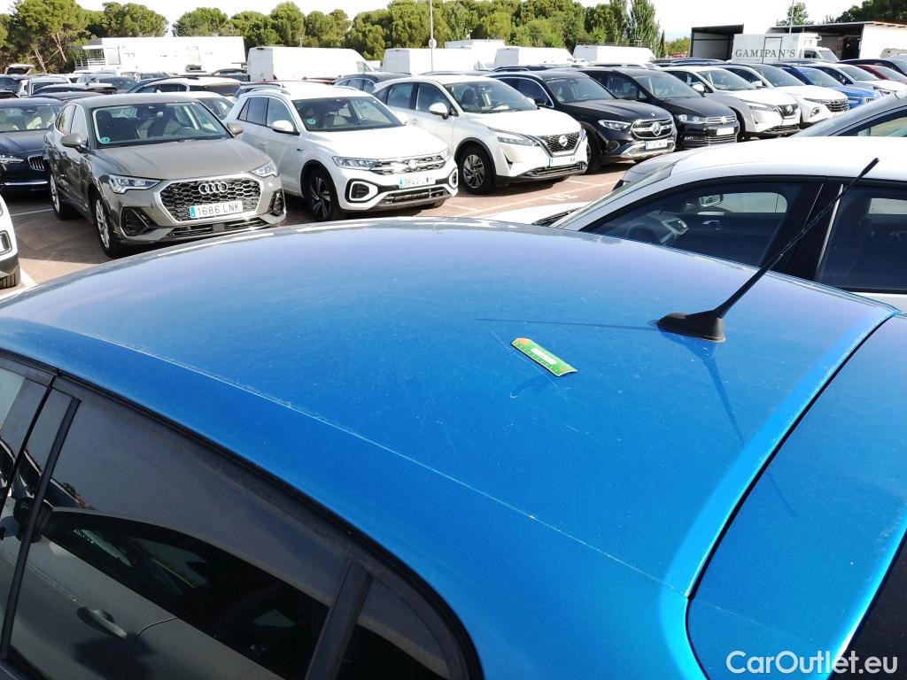  Peugeot  208 PEUGEOT  / 2019 / 5P / berlina con portón BlueHDi 73kW (100CV) Allure #3