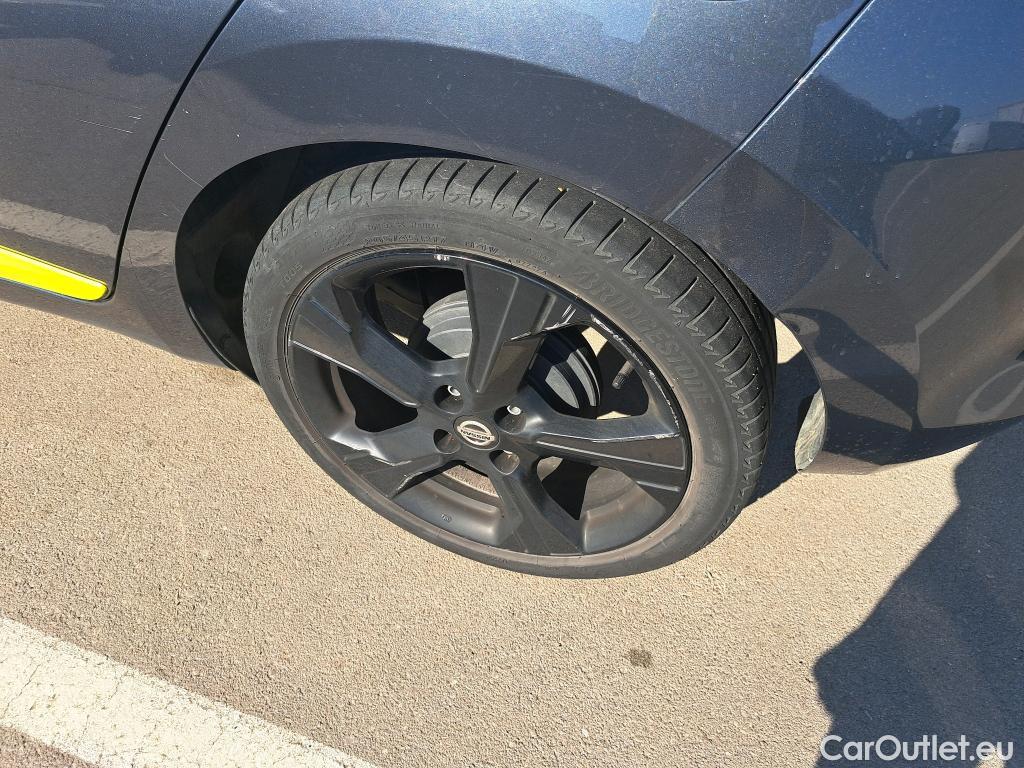  Nissan  Micra NISSAN  / 2017 / 5P / berlina con portón IG-T 68 kW (92 CV) E6D-F CVT Kiiro(SP) #26