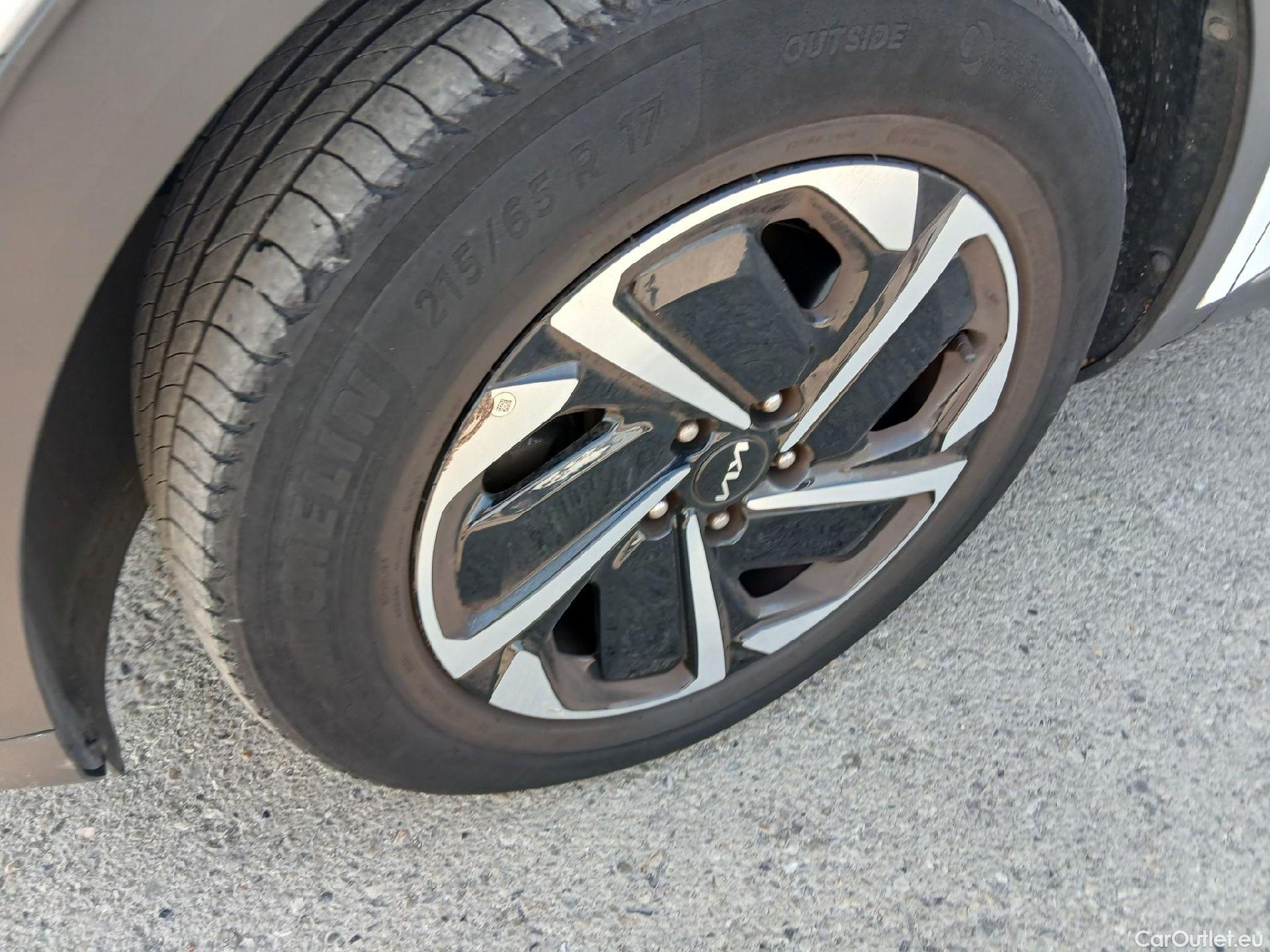  KIA  Sportage KIA  / 2022 / 5P / todoterreno 1.6 T-GDi 110kW (150CV) Drive 4x2 (AC2) #4