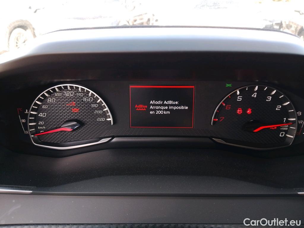  Peugeot  208 PEUGEOT  / 2019 / 5P / berlina con portón BlueHDi 73kW (100CV) Allure #9