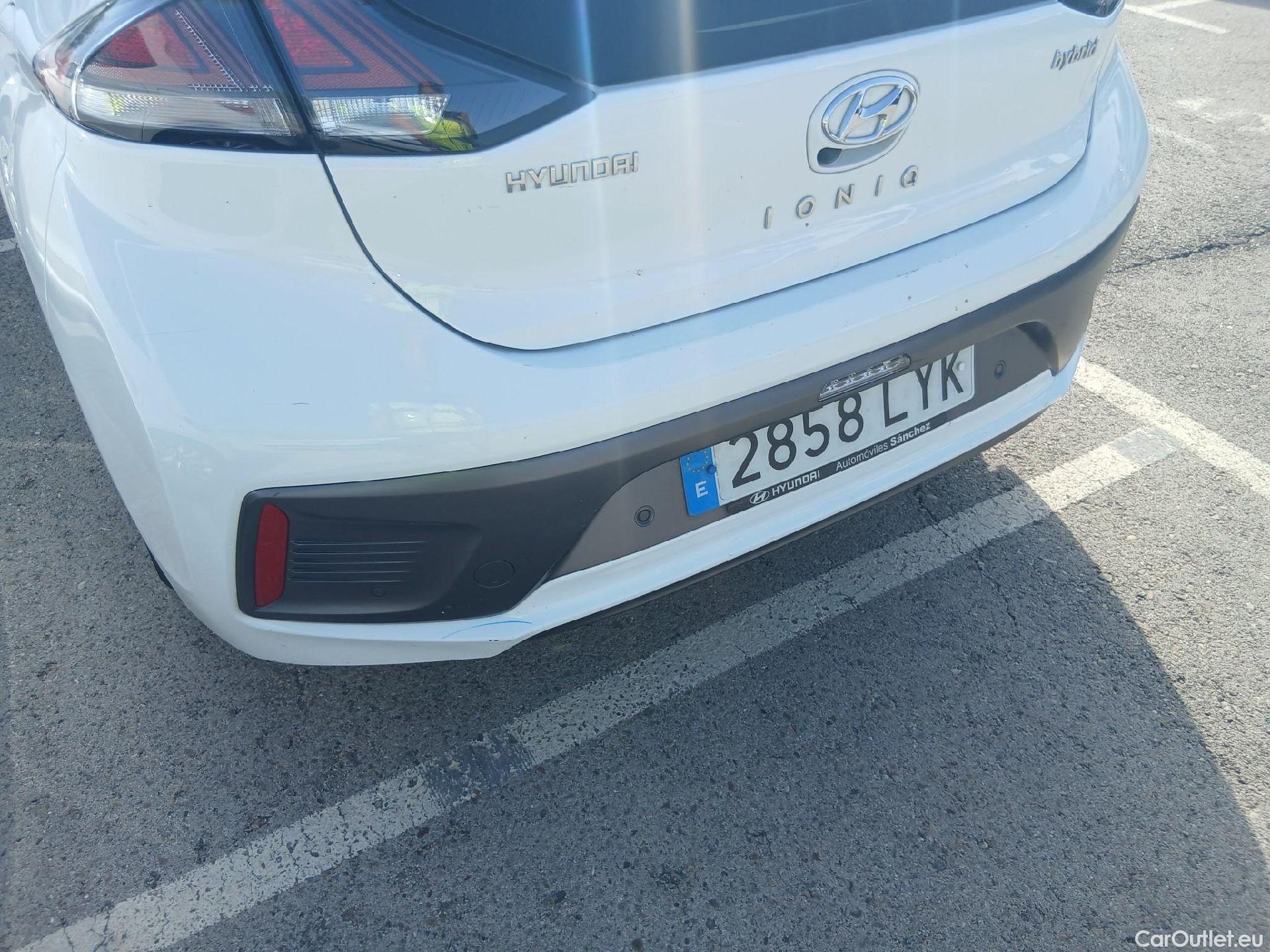  Hyundai   Ioniq HYUNDAI / 2019 / 5P / berlina con portón 1.6 GDI HEV Tecno DCT #18