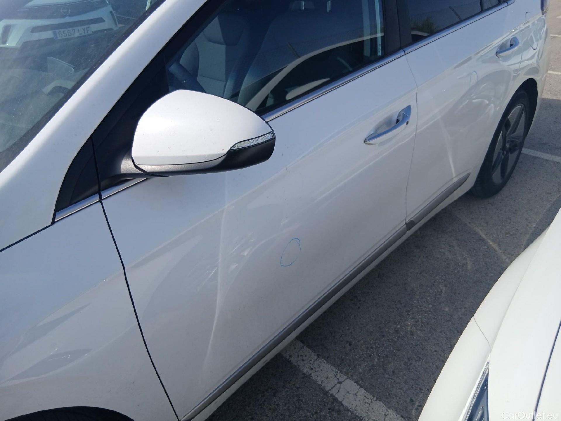  Hyundai   Ioniq HYUNDAI / 2019 / 5P / berlina con portón 1.6 GDI HEV Tecno DCT #11