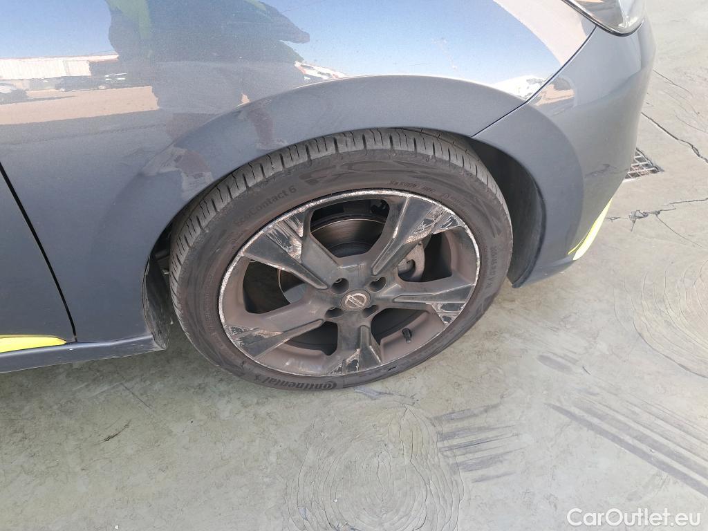  Nissan  Micra NISSAN  / 2017 / 5P / berlina con portón IG-T 68 kW (92 CV) E6D-F CVT Kiiro(SP) #22