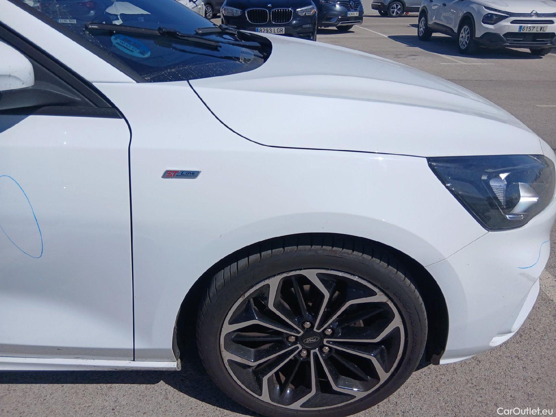  Ford  Focus FORD  / 2018 / 5P / berlina con portón 1.0 Ecoboost MHEV 92kW ST-Line #42