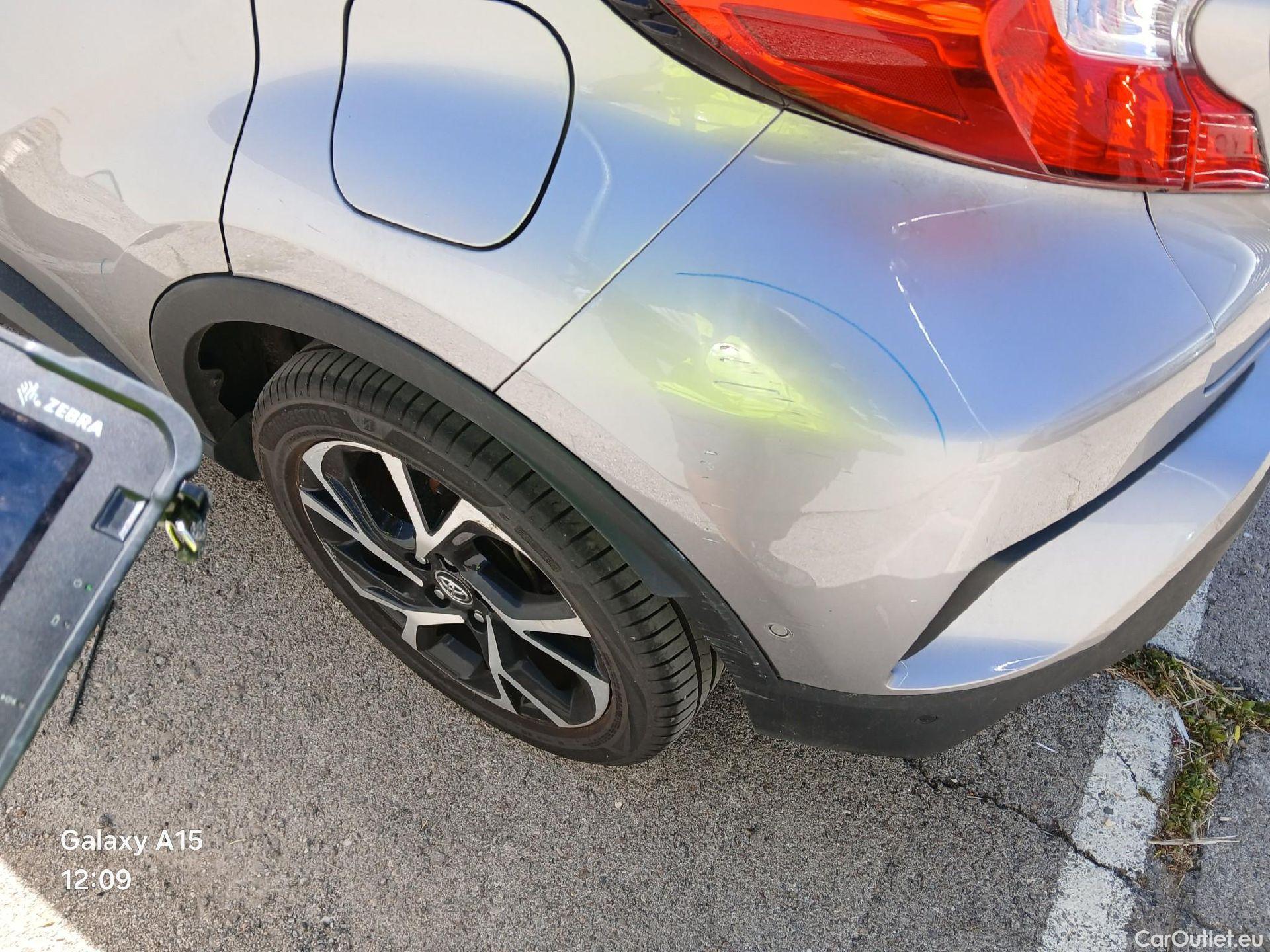  Toyota  C-HR TOYOTA  / 2016 / 5P / todoterreno 1.8 125H Advance (CX) #16