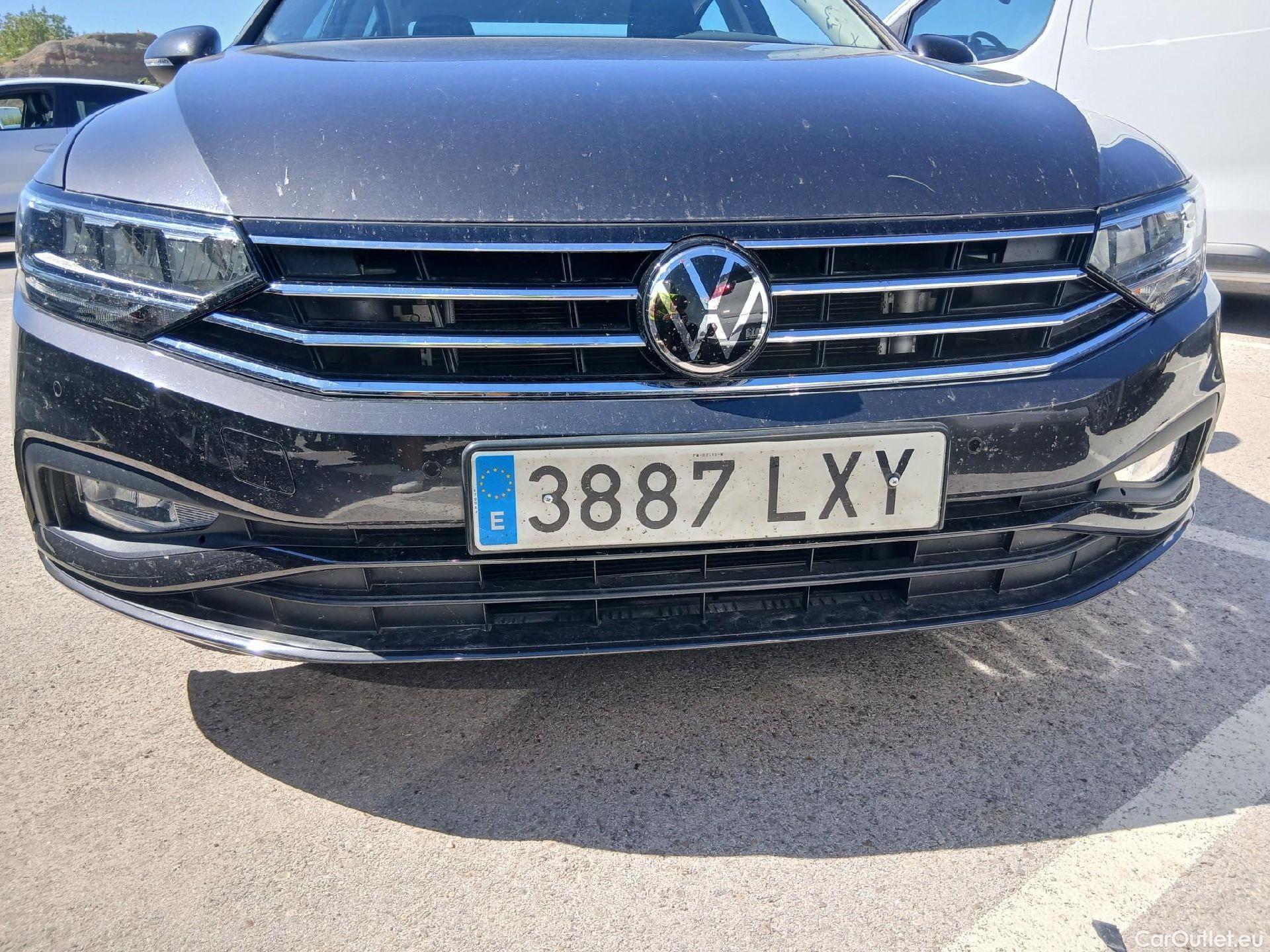  Volkswagen  Passat VOLKSWAGEN  / 2019 / 4P / sedán Business 1.5 TSI 110kW (150CV) #5