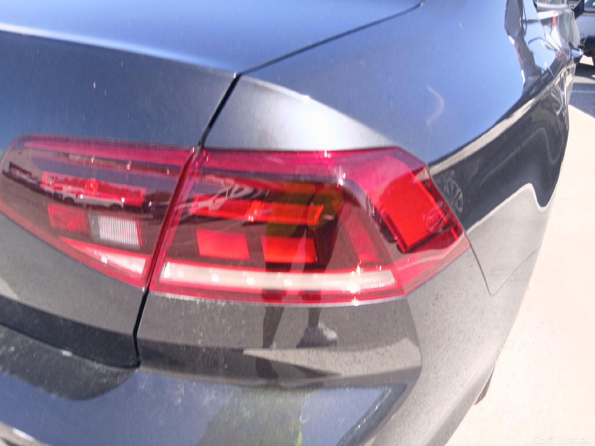  Volkswagen  Passat VOLKSWAGEN  / 2019 / 4P / sedán Business 1.5 TSI 110kW (150CV) #21
