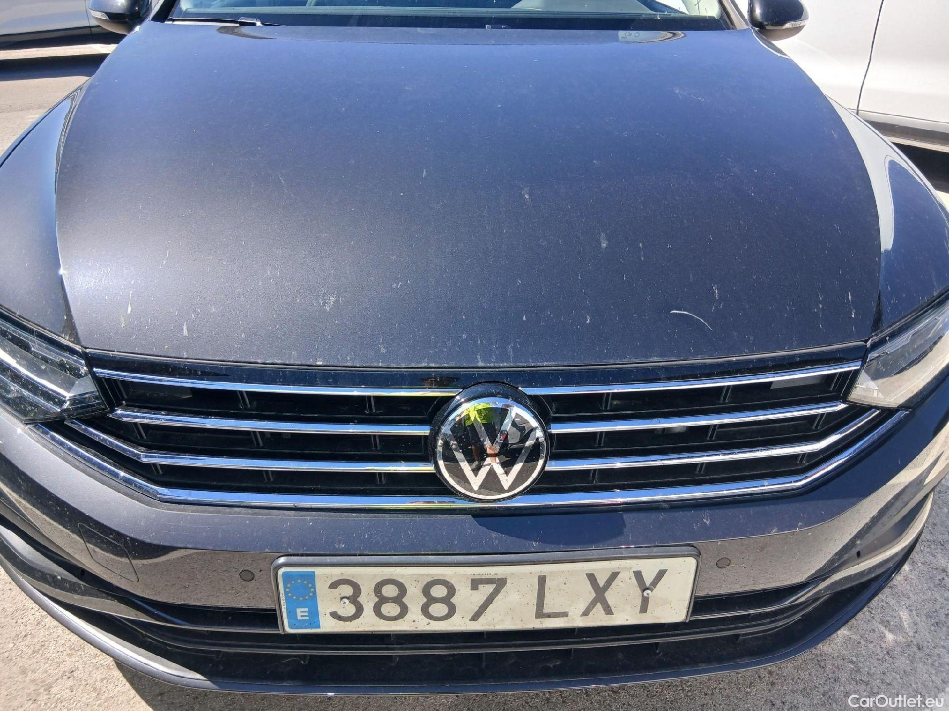  Volkswagen  Passat VOLKSWAGEN  / 2019 / 4P / sedán Business 1.5 TSI 110kW (150CV) #8