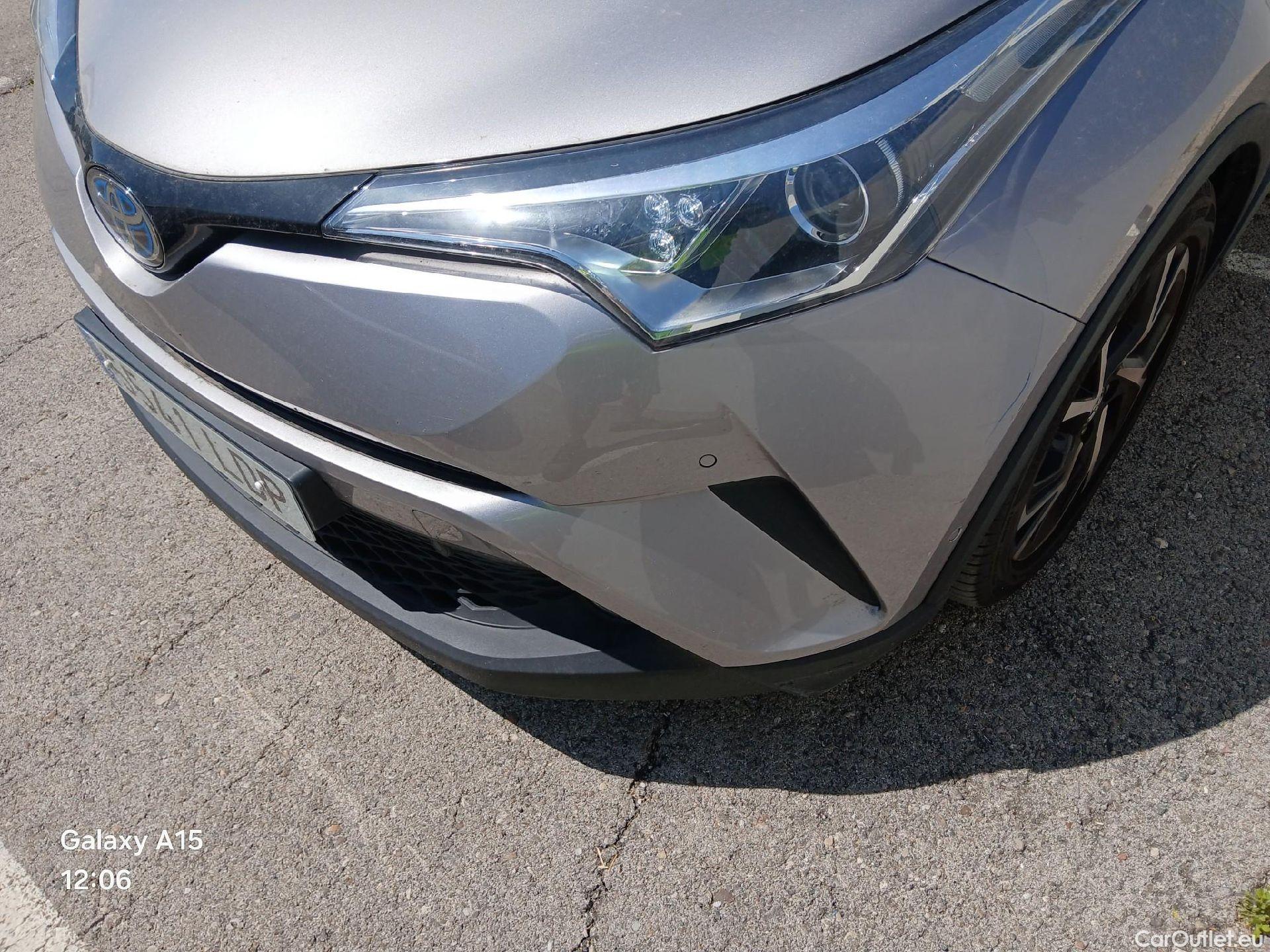  Toyota  C-HR TOYOTA  / 2016 / 5P / todoterreno 1.8 125H Advance (CX) #6