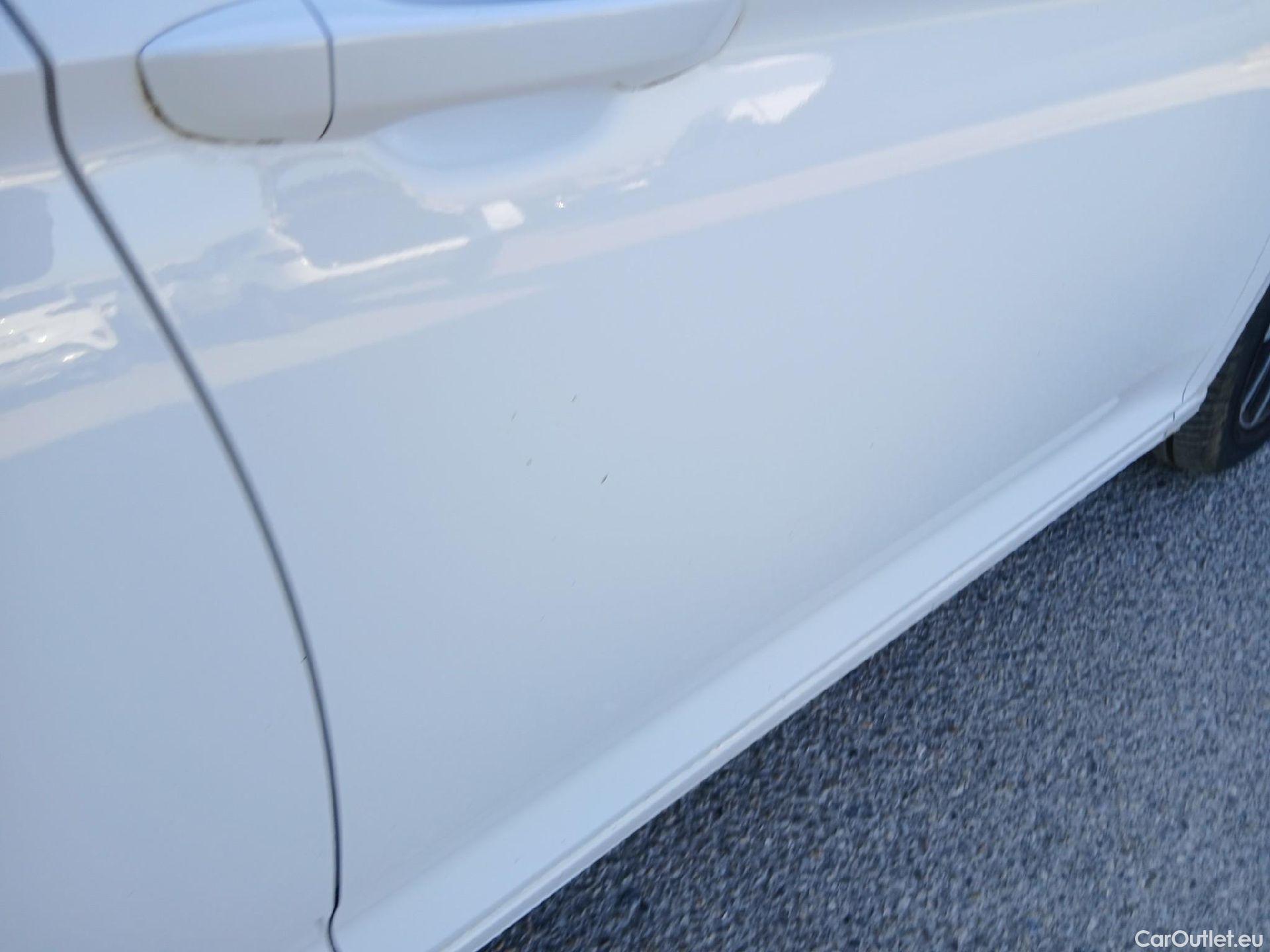  Volkswagen  Passat VOLKSWAGEN  / 2019 / 5P / familiar Variant Executive 2.0 TDI 110kW DSG #28
