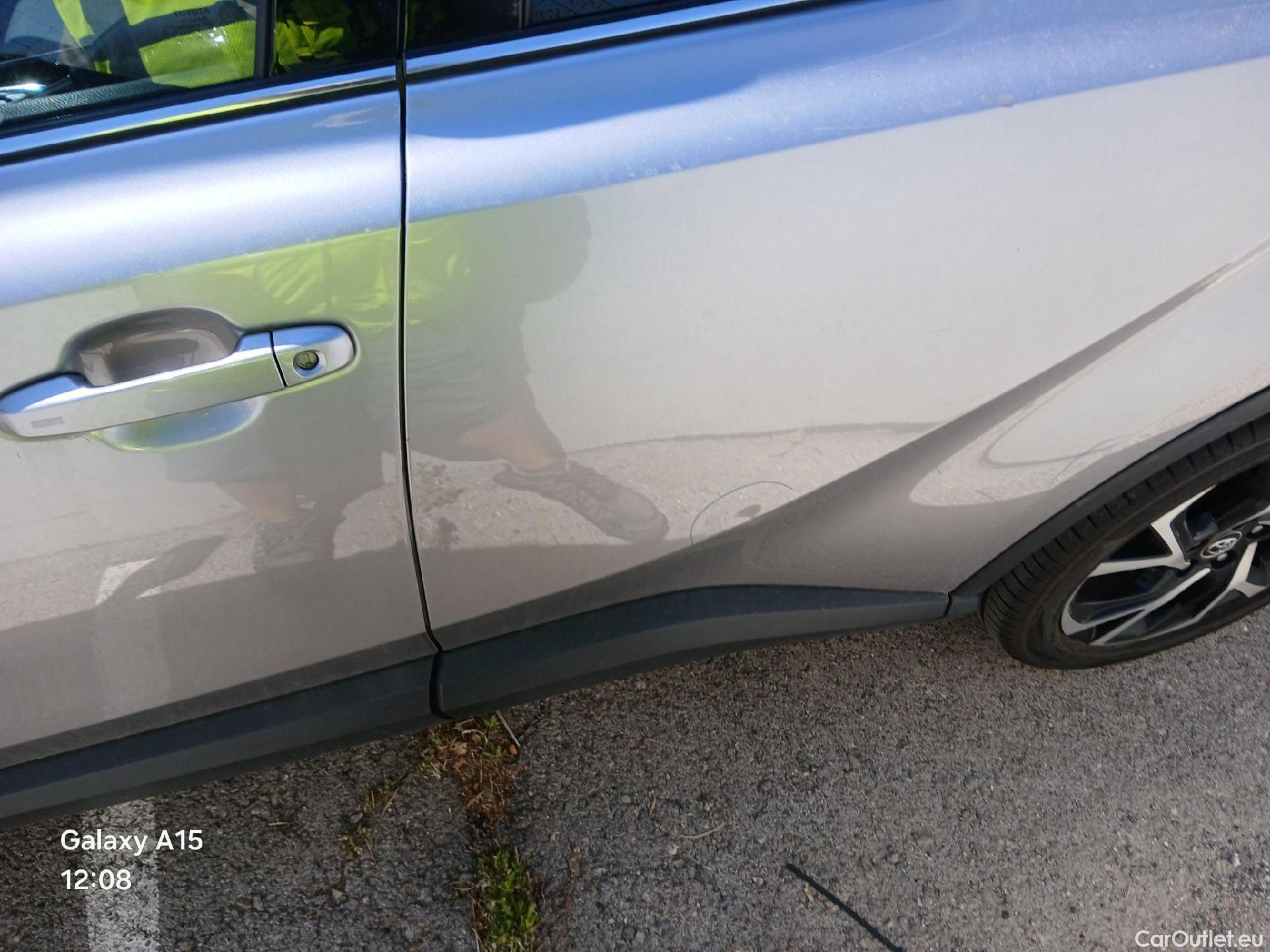 Toyota  C-HR TOYOTA  / 2016 / 5P / todoterreno 1.8 125H Advance (CX) #12