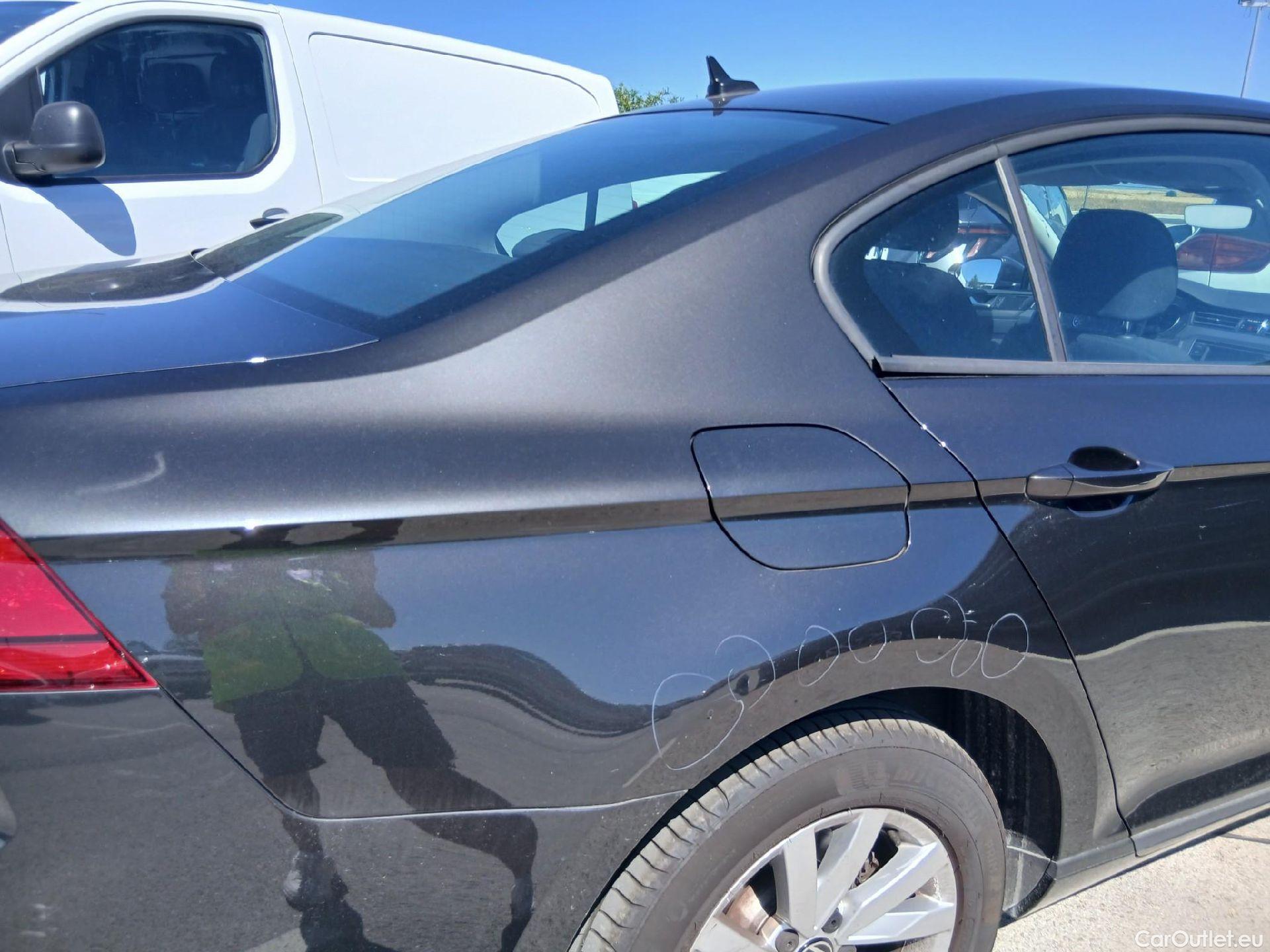 Volkswagen  Passat VOLKSWAGEN  / 2019 / 4P / sedán Business 1.5 TSI 110kW (150CV) #25