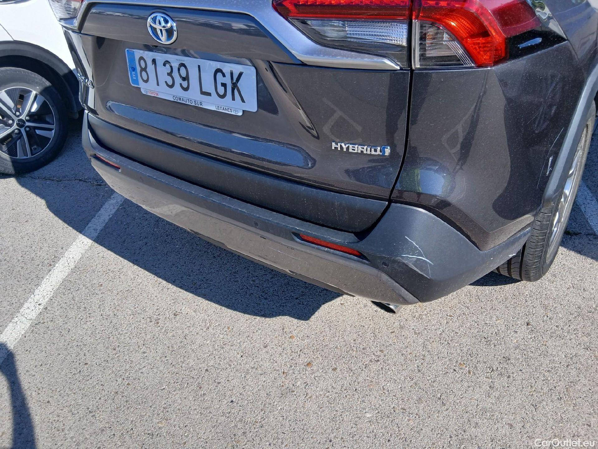  Toyota  RAV4 TOYOTA  / 2018 / 5P / todoterreno 2.5l 220H Advance #26