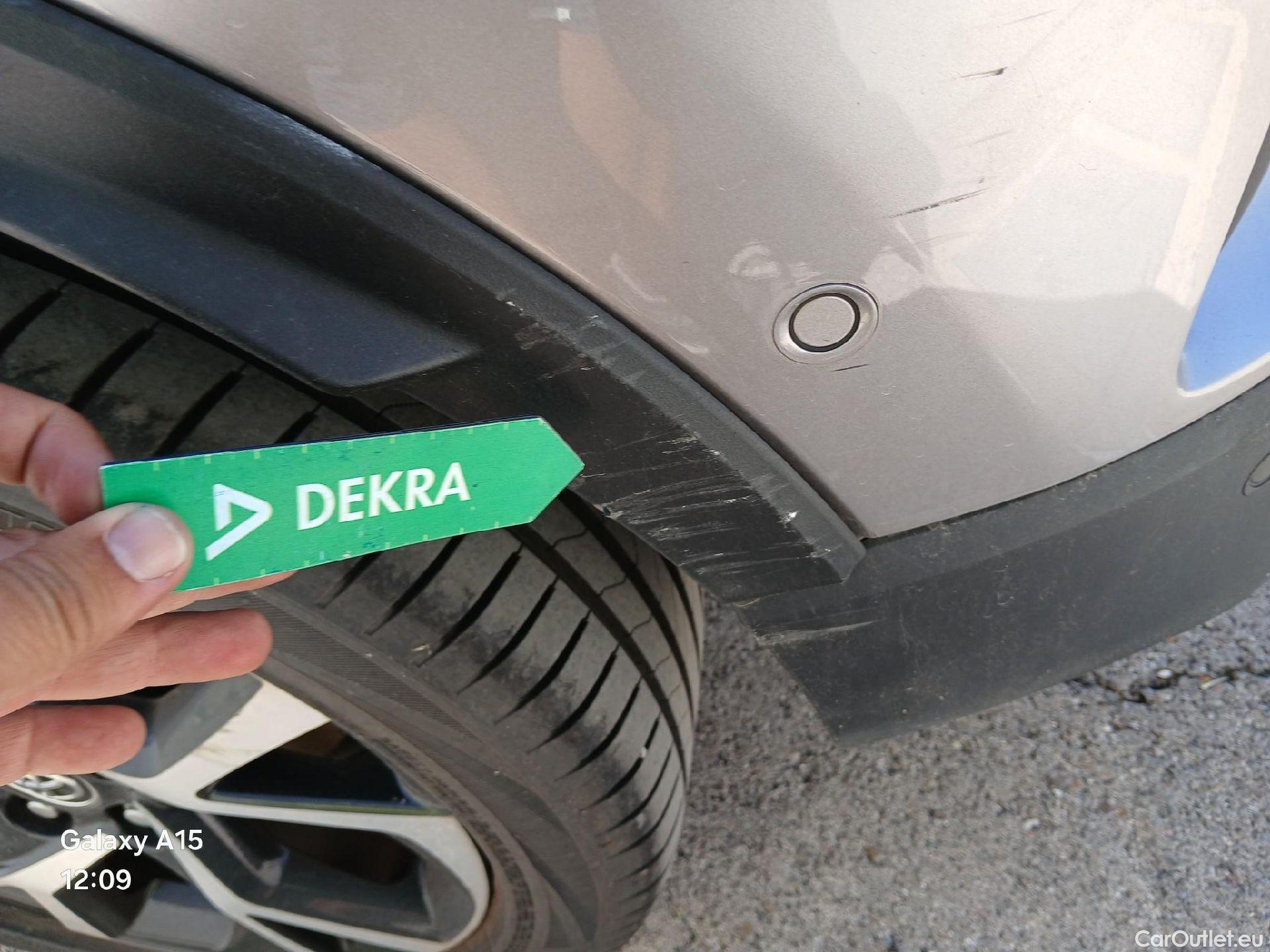  Toyota  C-HR TOYOTA  / 2016 / 5P / todoterreno 1.8 125H Advance (CX) #18