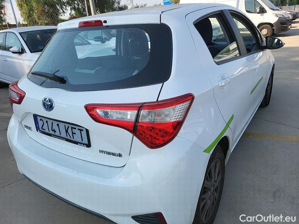  Toyota  Yaris TOYOTA  5p 3G berlina con portón 1.5 Hybrid Active #6
