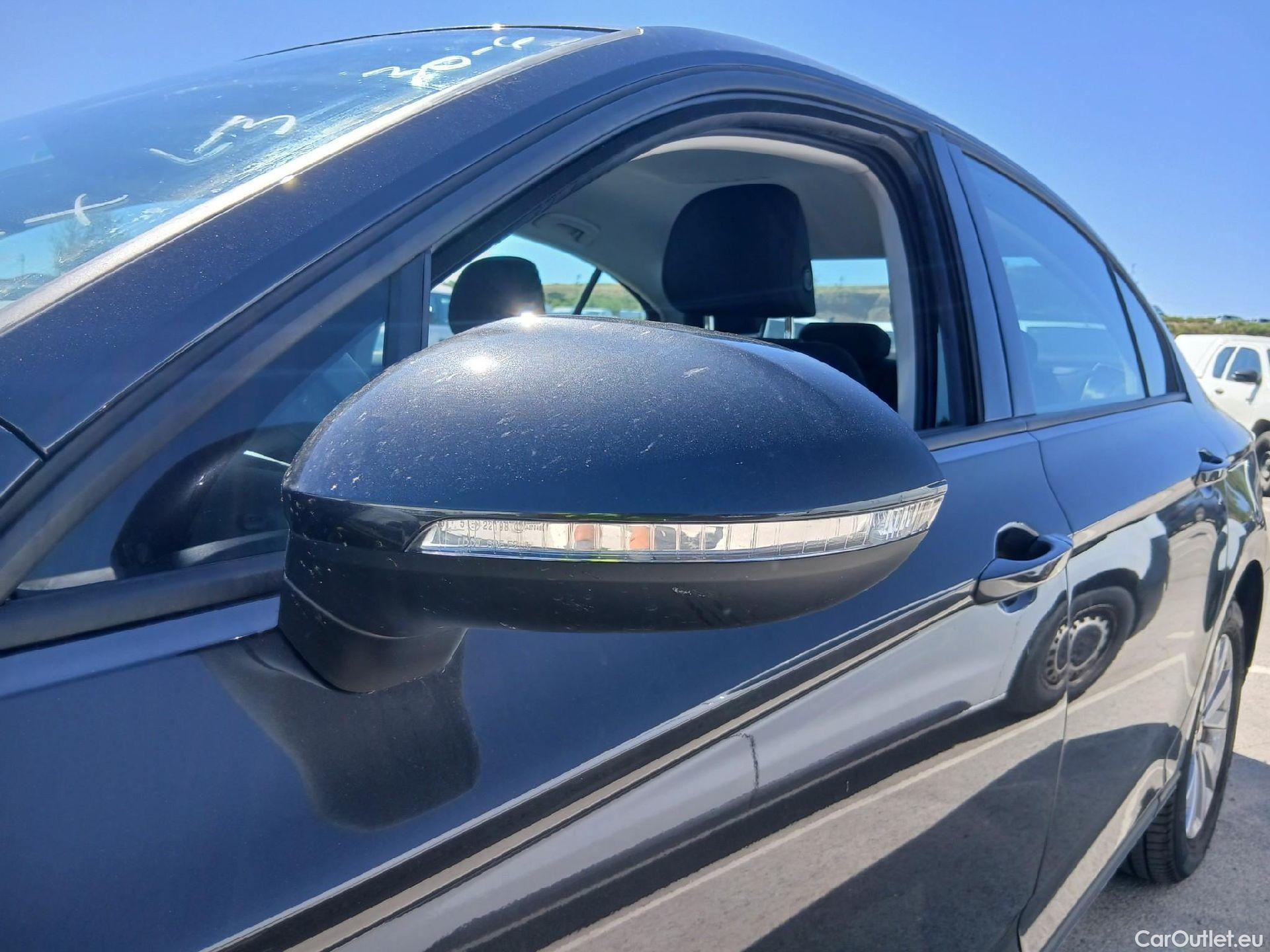  Volkswagen  Passat VOLKSWAGEN  / 2019 / 4P / sedán Business 1.5 TSI 110kW (150CV) #11