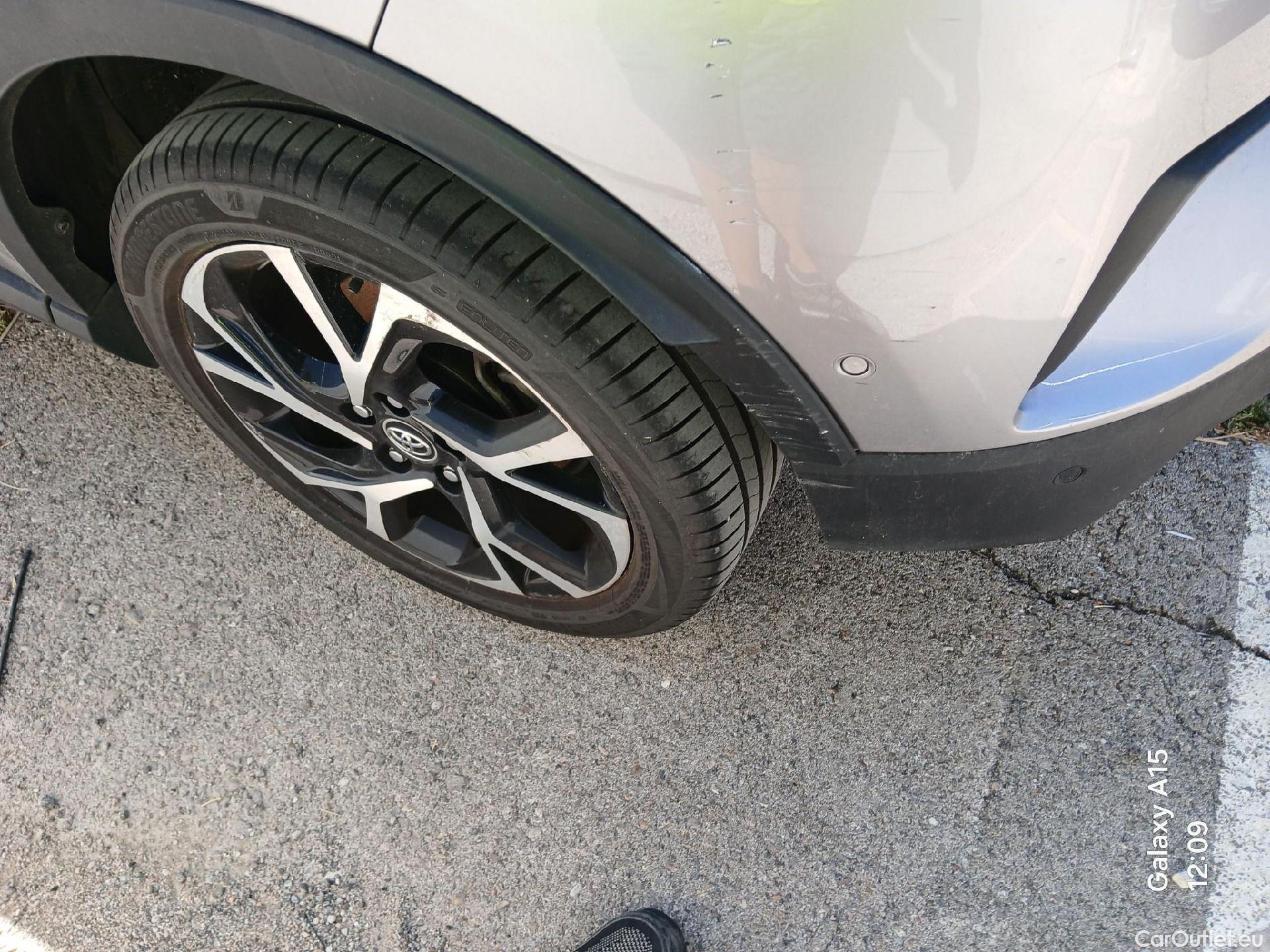  Toyota  C-HR TOYOTA  / 2016 / 5P / todoterreno 1.8 125H Advance (CX) #19