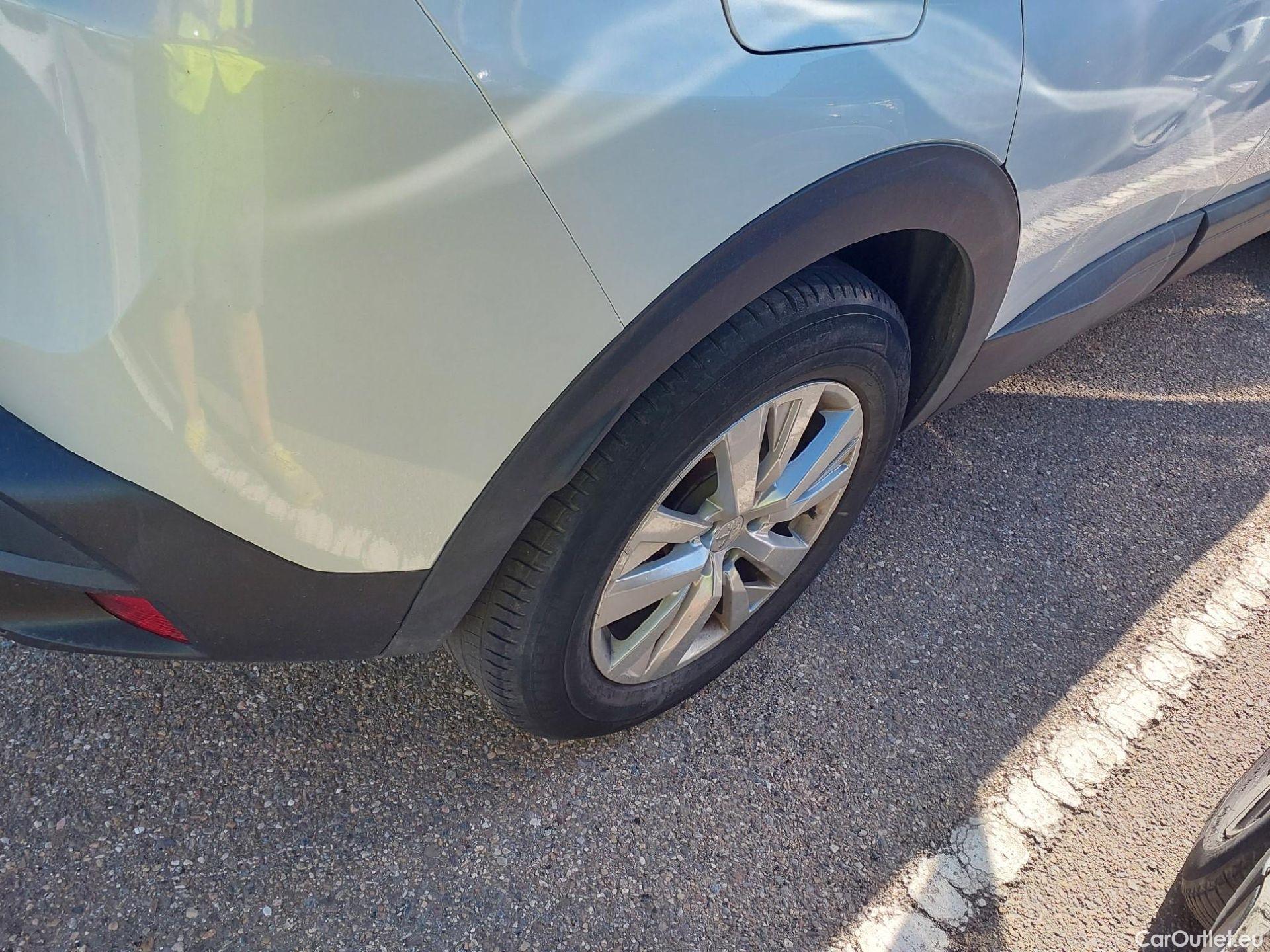  Peugeot  3008 PEUGEOT  / 2020 / 5P / todoterreno 1.5 BlueHDi 96kW (130CV) S&S Active Pack #19