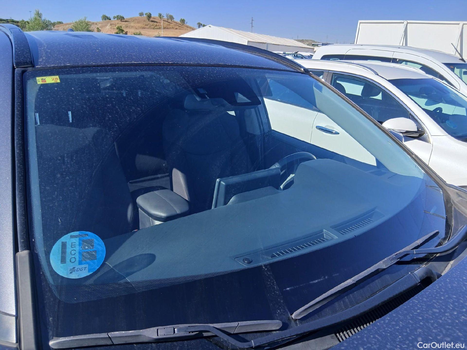  Toyota  RAV4 TOYOTA  / 2018 / 5P / todoterreno 2.5l 220H Advance #1