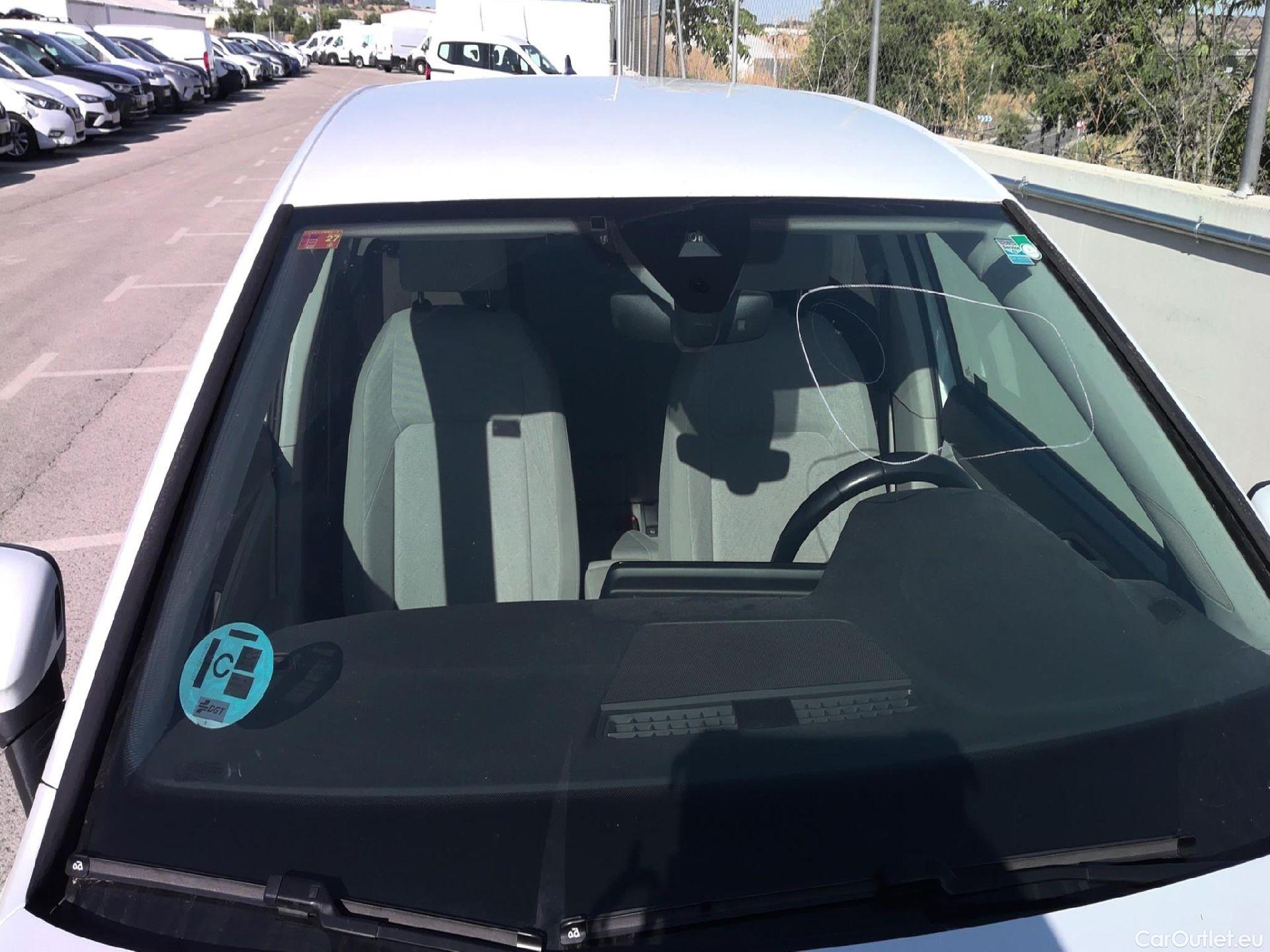  Volkswagen  Golf  VOLKSWAGEN / 2020 / 5P / berlina con portón Life 2.0 TDI 110kW (150CV) #13