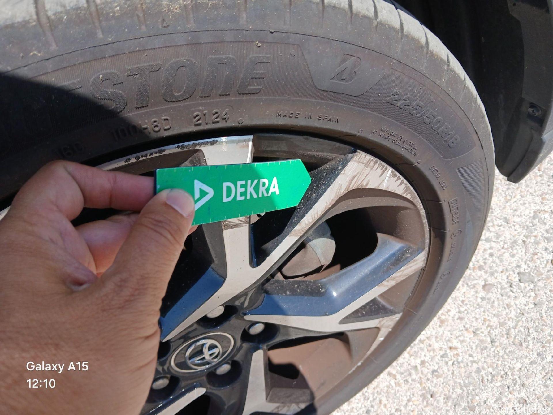  Toyota  C-HR TOYOTA  / 2016 / 5P / todoterreno 1.8 125H Advance (CX) #29