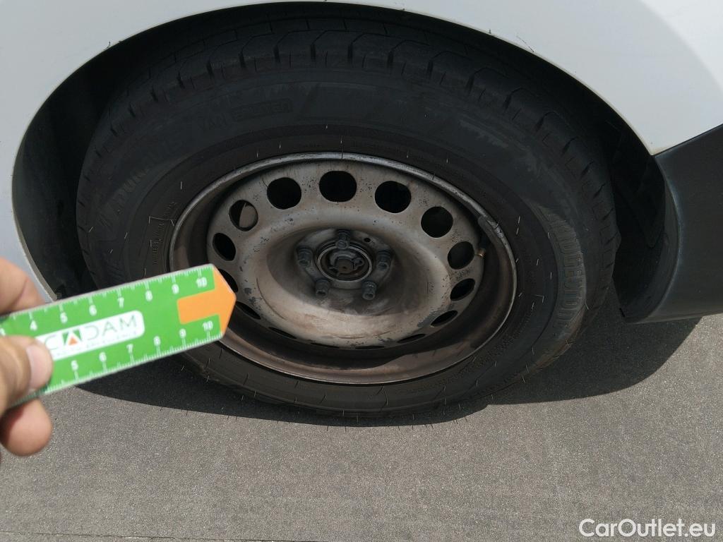  Citroen  Jumpy CITROEN  / 2016 / 4P / furgón Talla XL BlueHDi 120 S&S 6v Club #64
