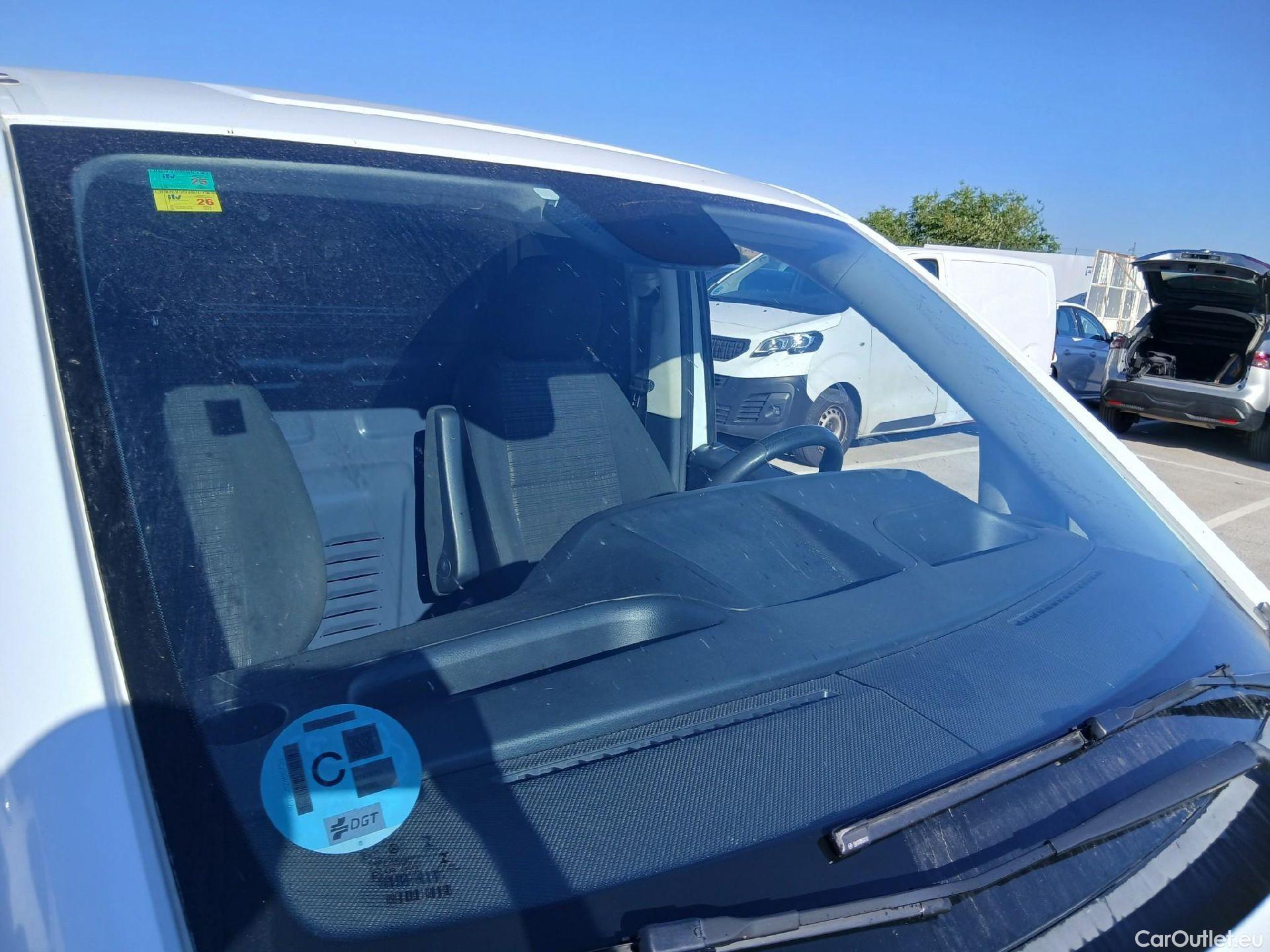  Mercedes  Vito MERCEDES-BENZ  / 2014 / 4P / furgón 111 CDI Larga #4