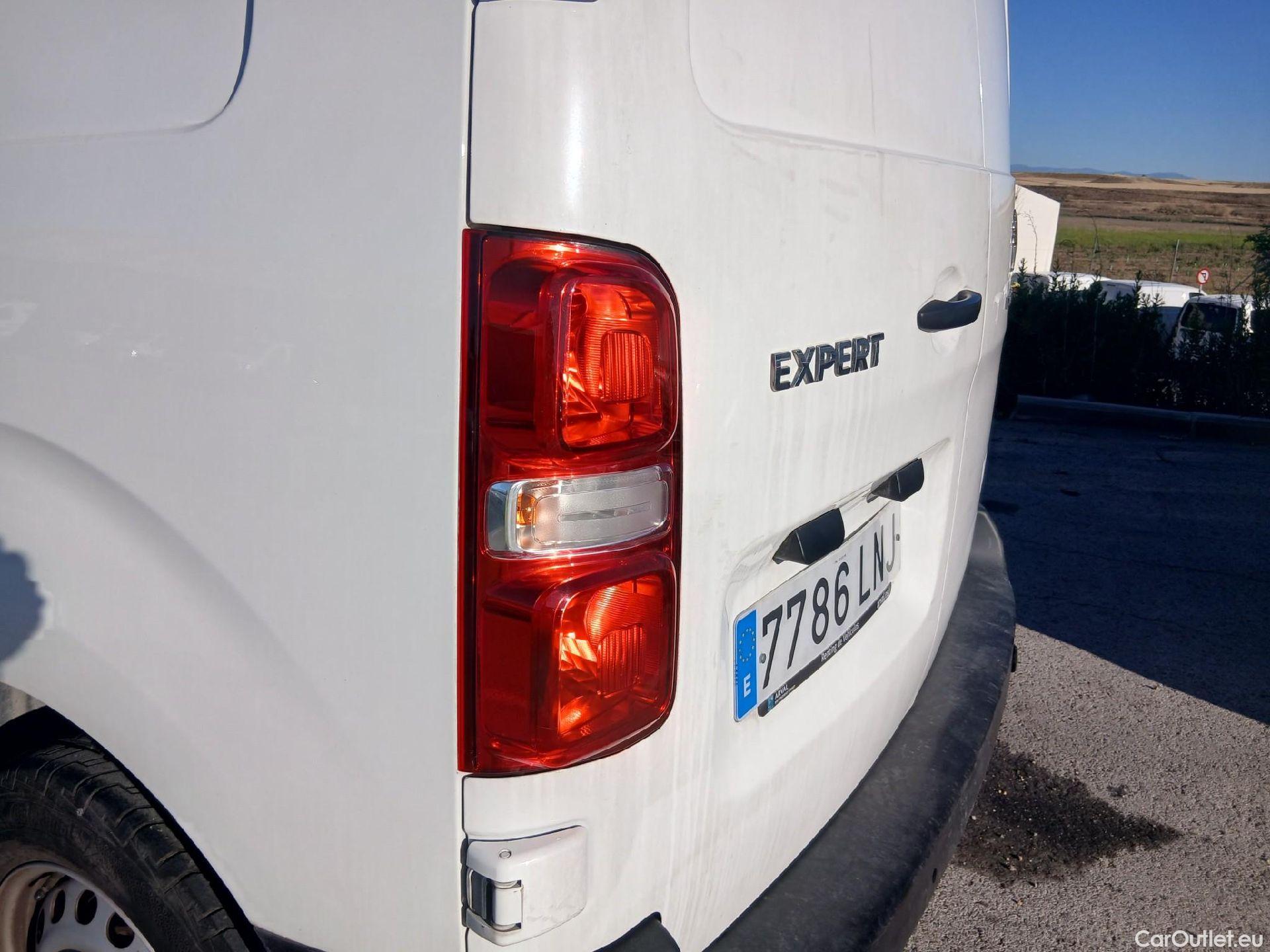  Peugeot  Expert PEUGEOT  / 2016 / 4P / furgón Furgón Premium 2.0 BlueHDi 120 Standard #12