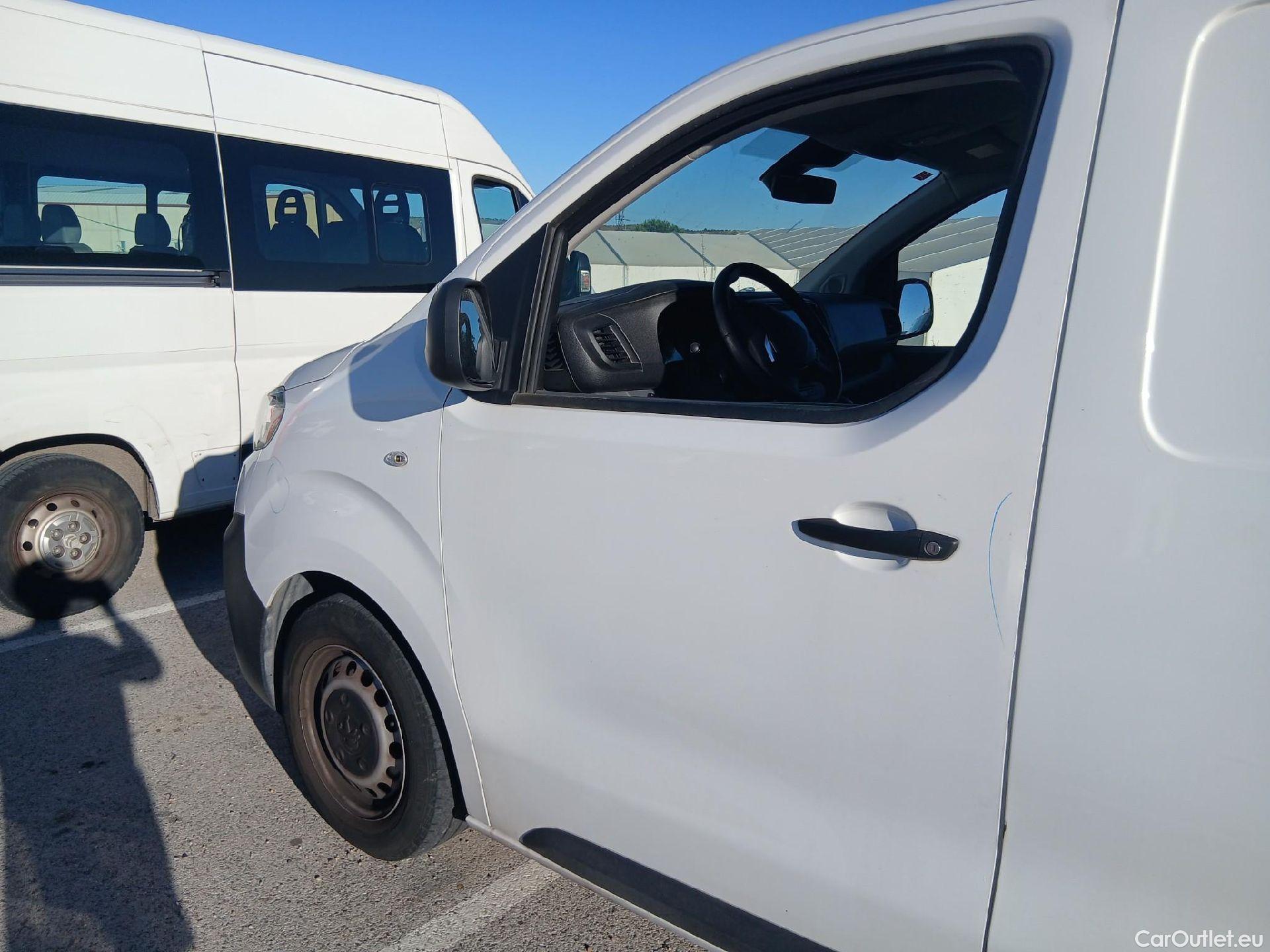  Peugeot  Expert PEUGEOT  / 2016 / 4P / furgón Furgón Premium 2.0 BlueHDi 120 Standard #8