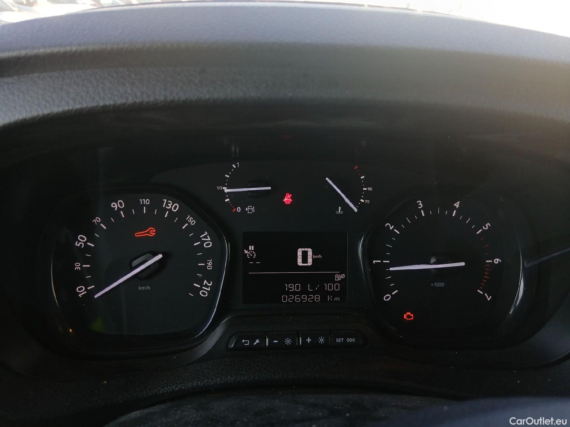  Peugeot  Expert PEUGEOT  / 2016 / 4P / furgón Furgón Premium 2.0 BlueHDi 120 Standard #1