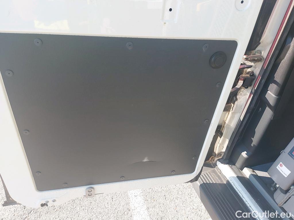  Citroen  Jumper CITROEN  / 2014 / 4P / combi BlueHDi 103KW (140CV) S&S Combi 33 L2H2 #19