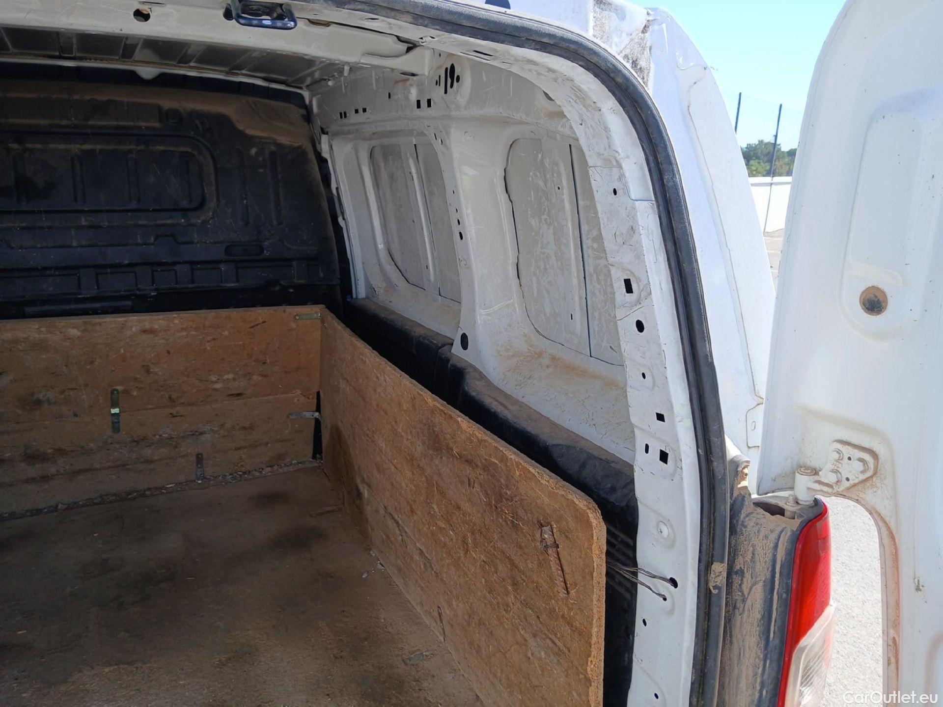  Citroen  Berlingo CITROEN  / 2018 / 3P / furgón derivado de turismo Talla M BlueHDi 100 CONTROL #4