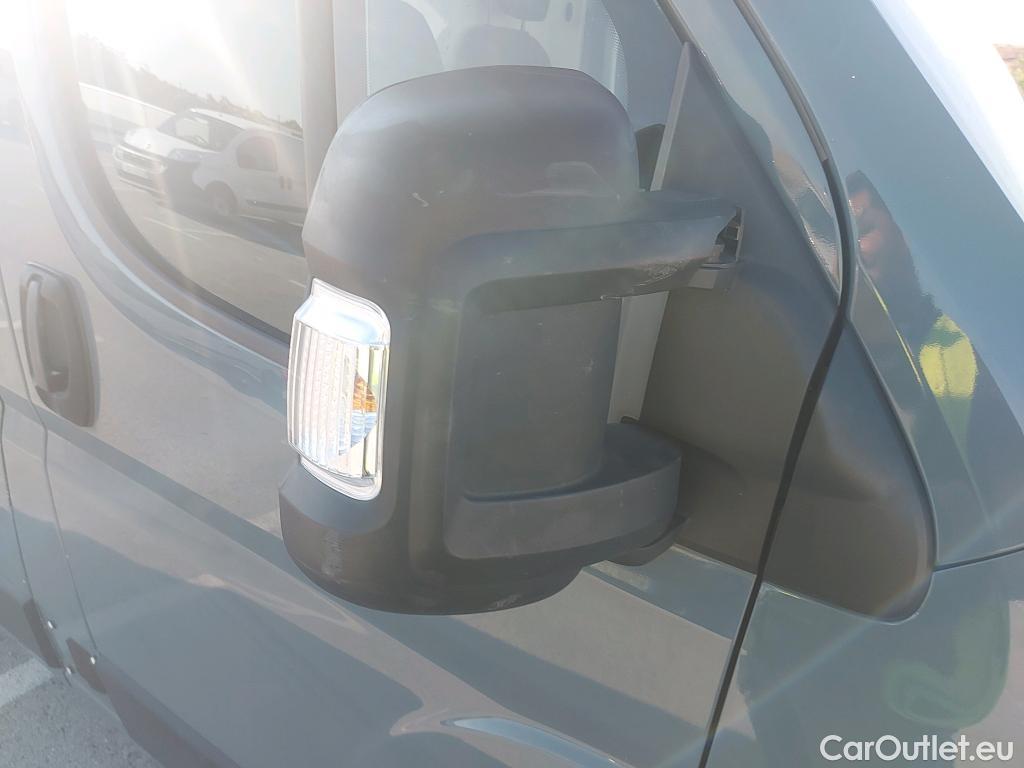  Opel  Movano OPEL  / 2021 / 4P / furgón Furgón Base L1H1 3.0 2.2 BlueHDi 88kW #39