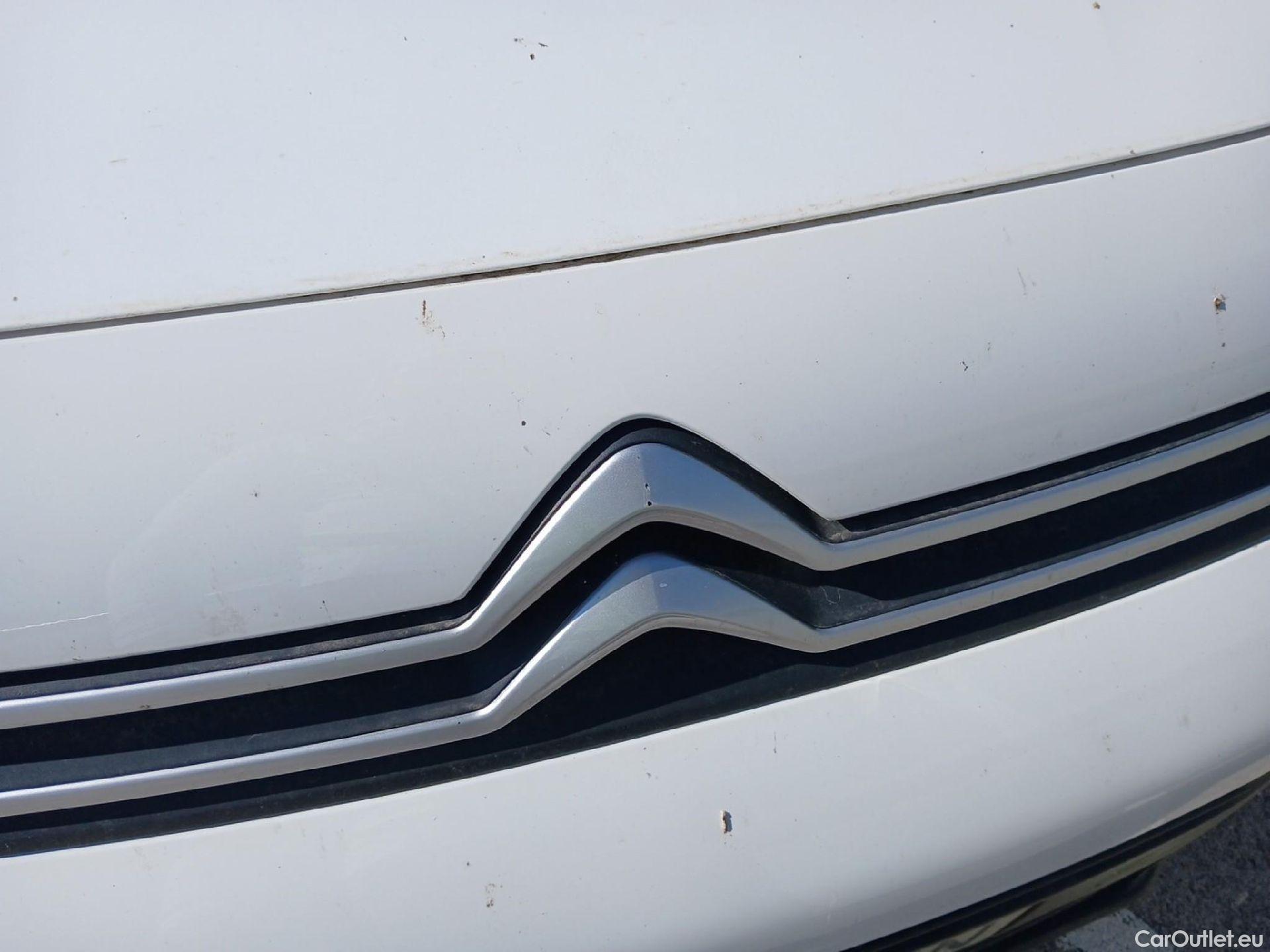  Citroen  Berlingo CITROEN  / 2018 / 3P / furgón derivado de turismo Talla M BlueHDi 100 CONTROL #40