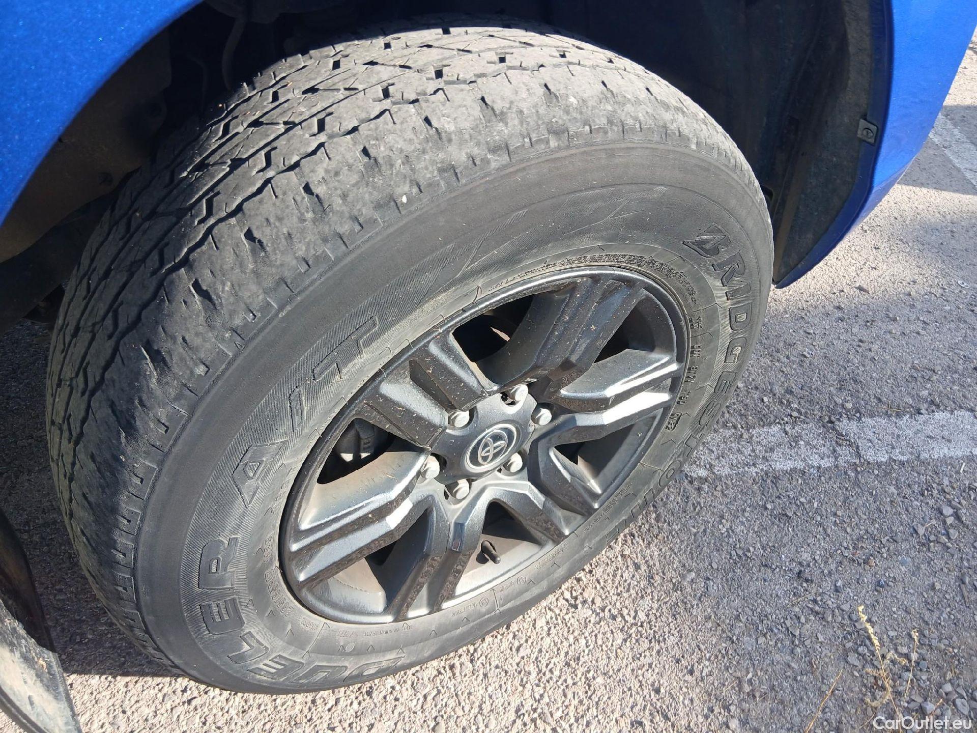  Toyota  Hilux TOYOTA  / 2020 / 4P / pickup 2.8 D-4D 150kW (204CV) Cabina Doble VX #23