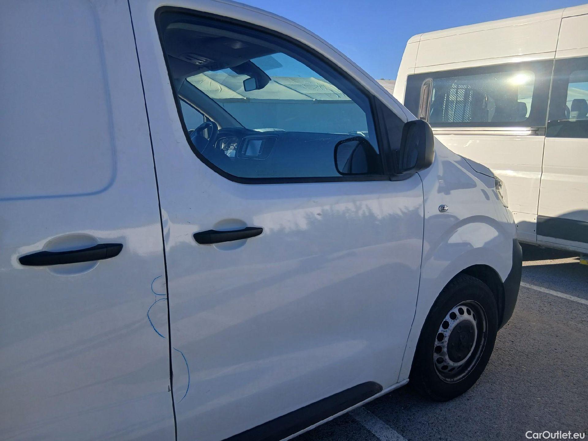  Peugeot  Expert PEUGEOT  / 2016 / 4P / furgón Furgón Premium 2.0 BlueHDi 120 Standard #33